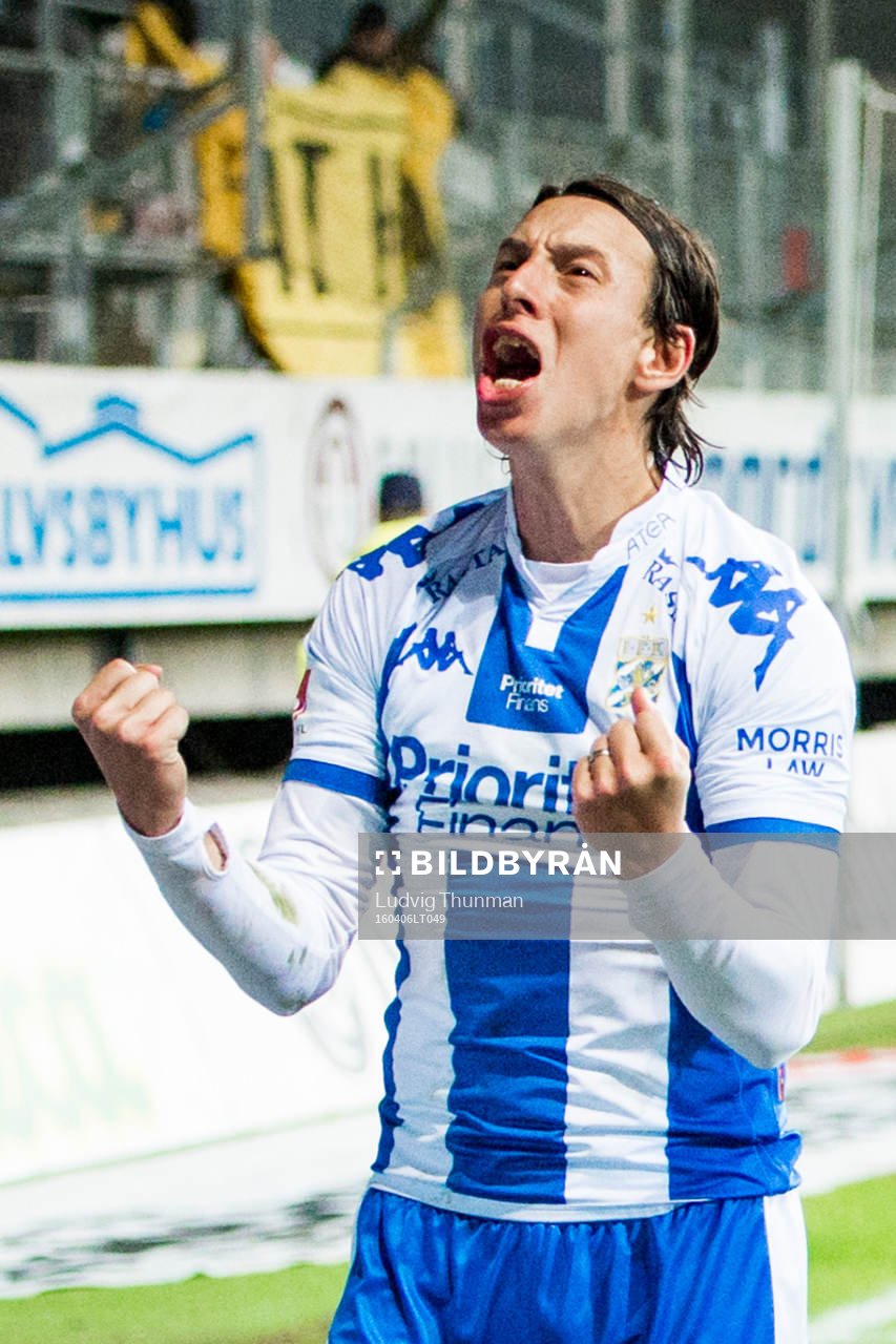 IFK Göteborgs Martin Smedberg Dalence tackar publiken