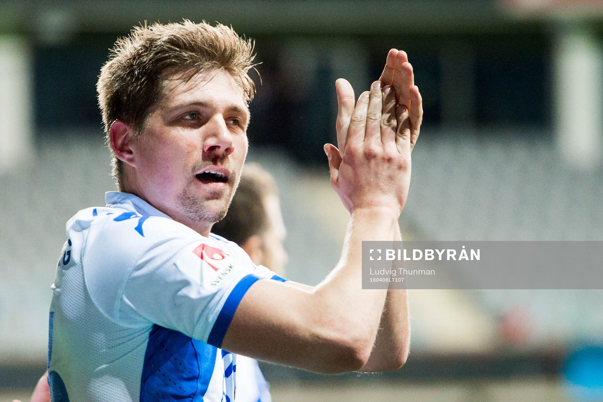 IFK Göteborgs Mikael Boman tackar publiken