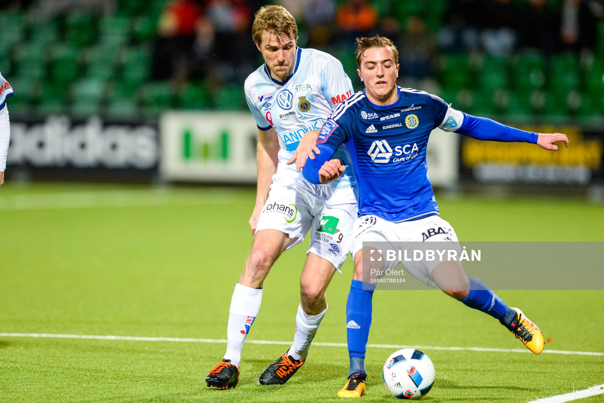 Gefles Johan Oremo och Sundsvalls Dennis Olsson