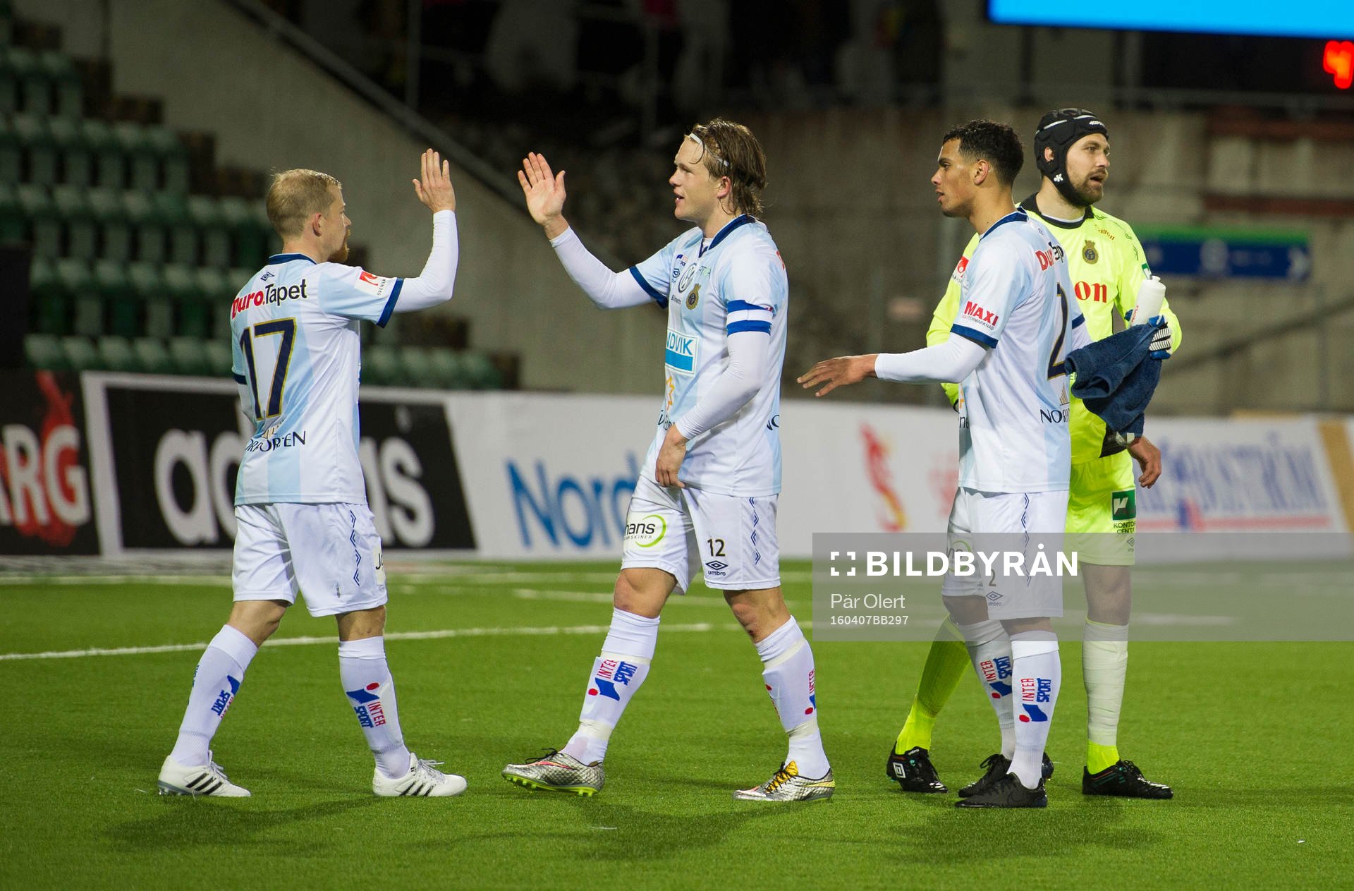 Gefles Anders Bååth jublar med Jonas Lantto under fotbollsmatchen i Allsvenskan mellan GIF Sundsvall och Gefle IF den 7 April 2016 i Sundsvall.
