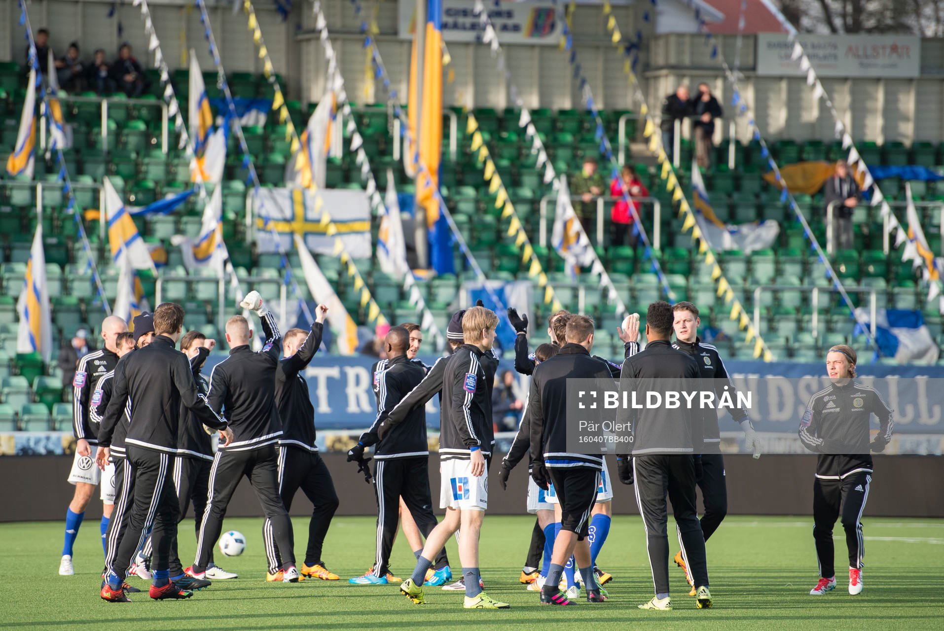 Sundsvalls värmer upp innan fotbollsmatchen i Allsvenskan