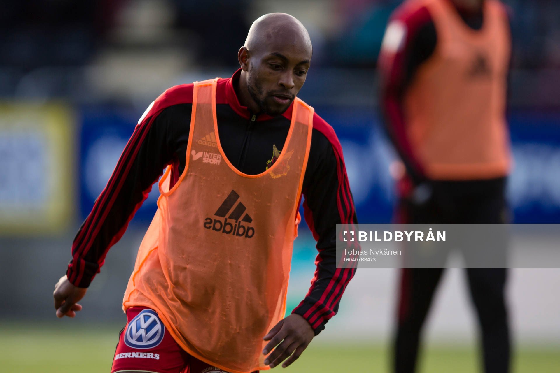 Östersunds Fouad Bachirou värmer upp