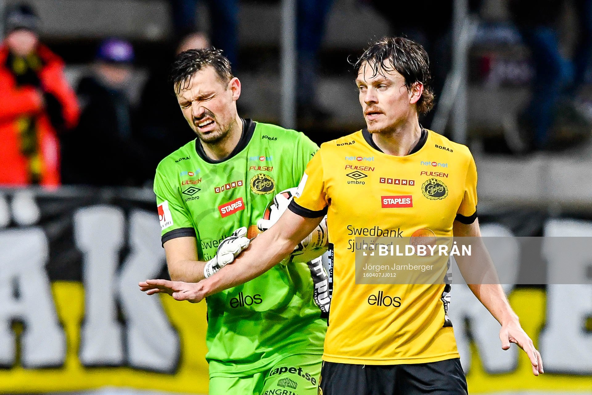 Elfsborgs målvakt Kevin Stuhr Ellegaard har ont