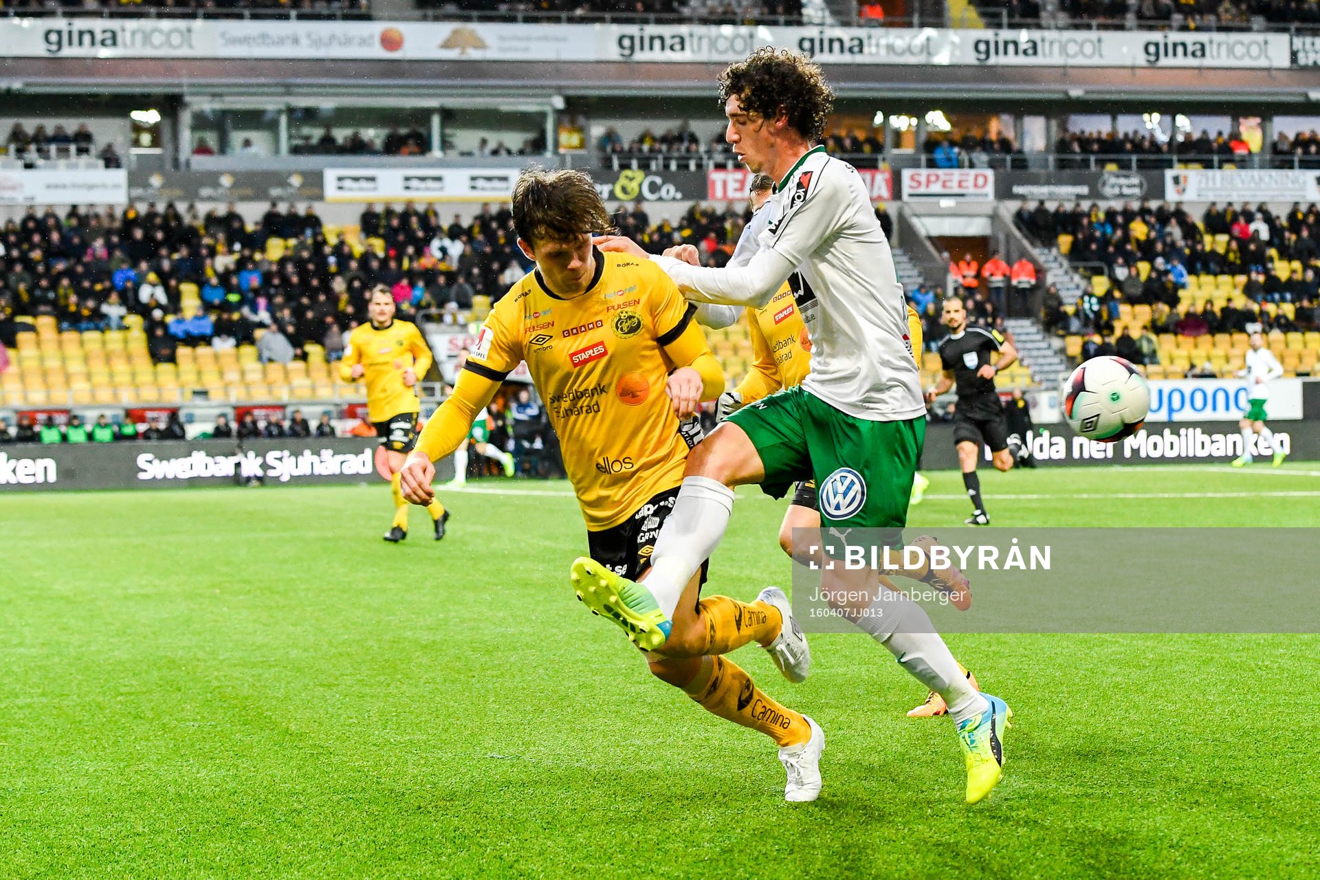 Elfsborgs Viktor Claesson och Hammarbys Romulo Cabral