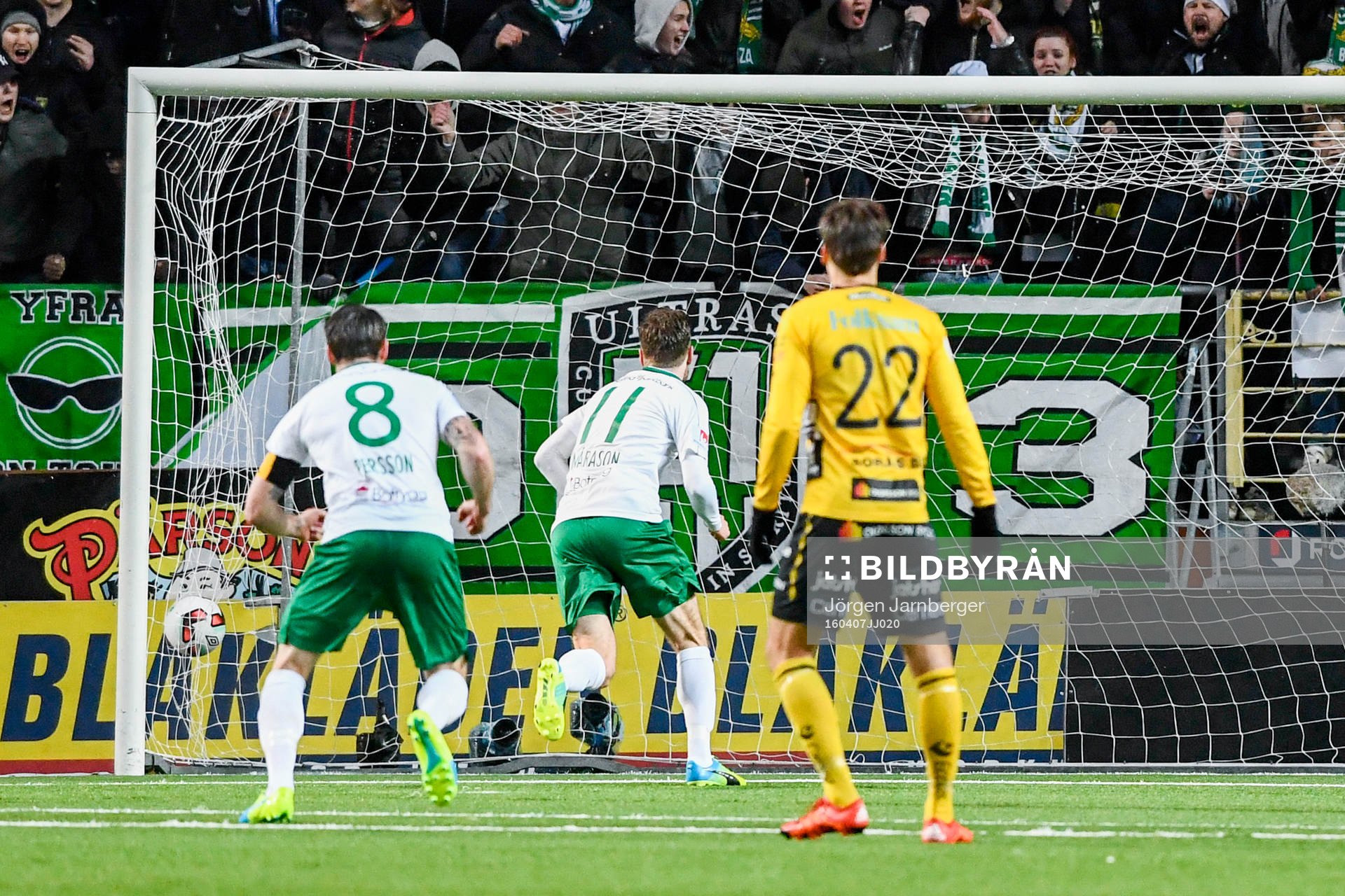Hammarbys Arnor Smarason reducerar till 2-1 på straff