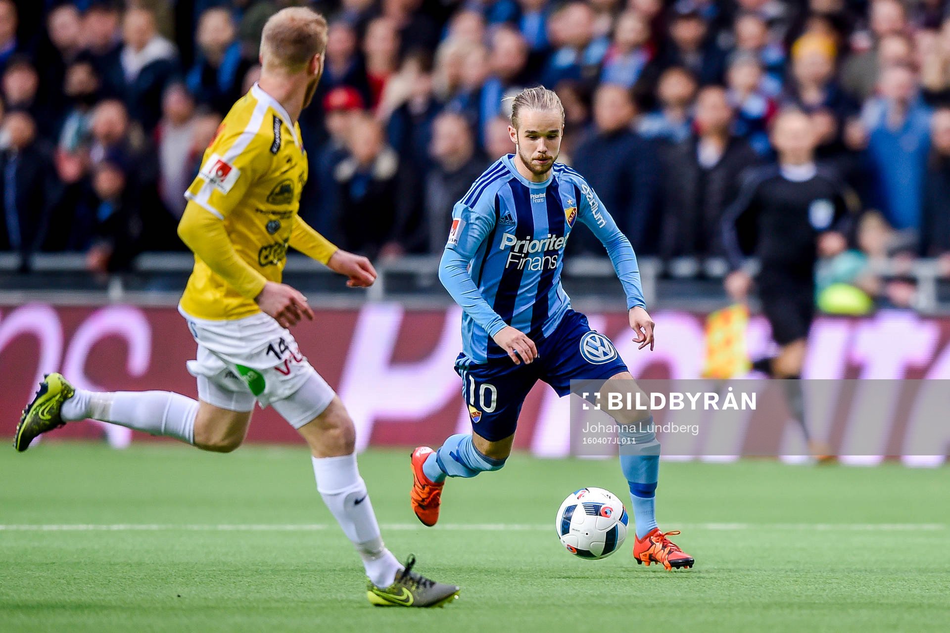 Falkenbergs Per Karlsson och Djurgårdens Daniel Berntsen