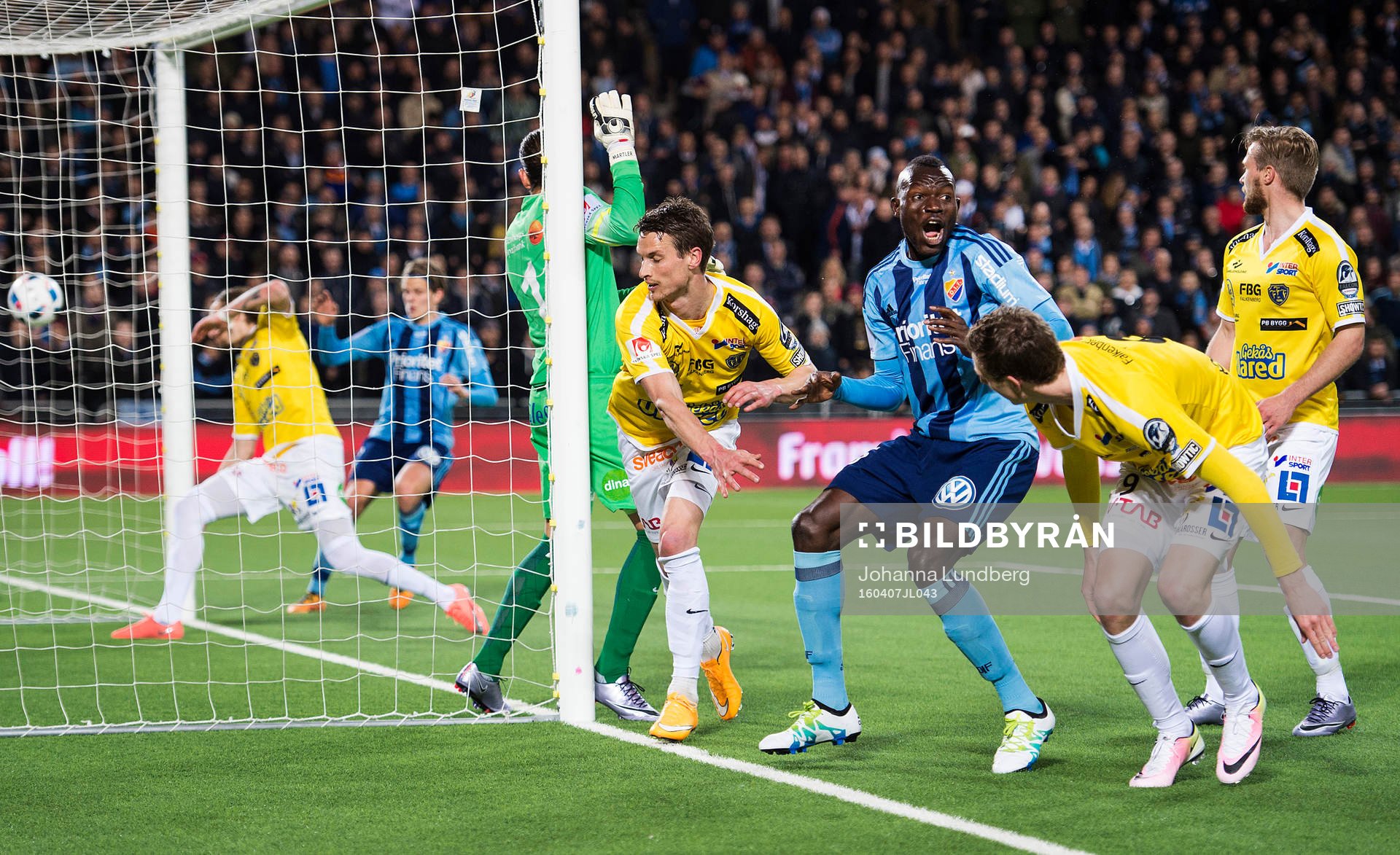 Djurgårdens Omar Colley jublar