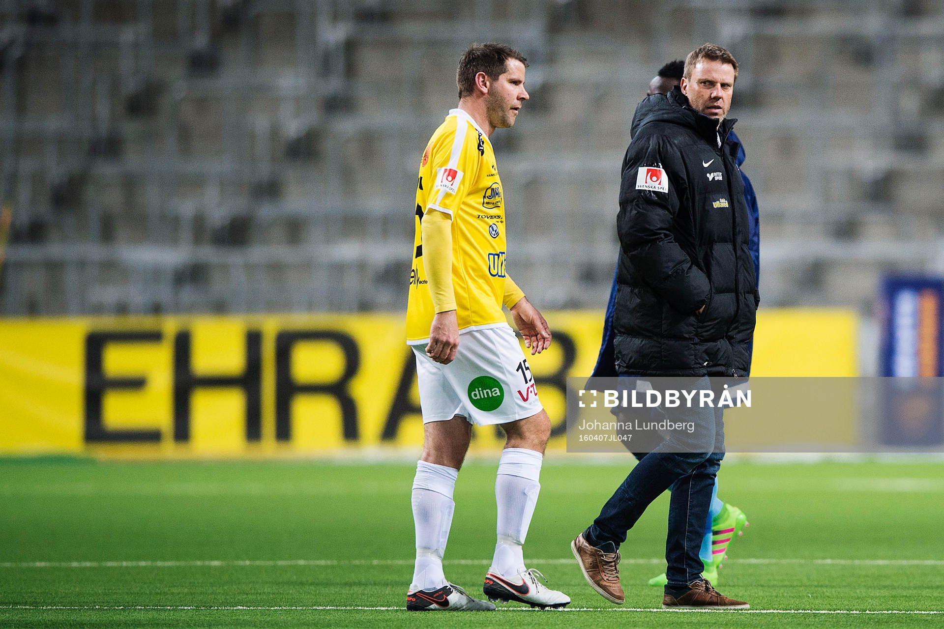 Falkenbergs tränare Hasse Eklund och Stefan Rodevåg deppar