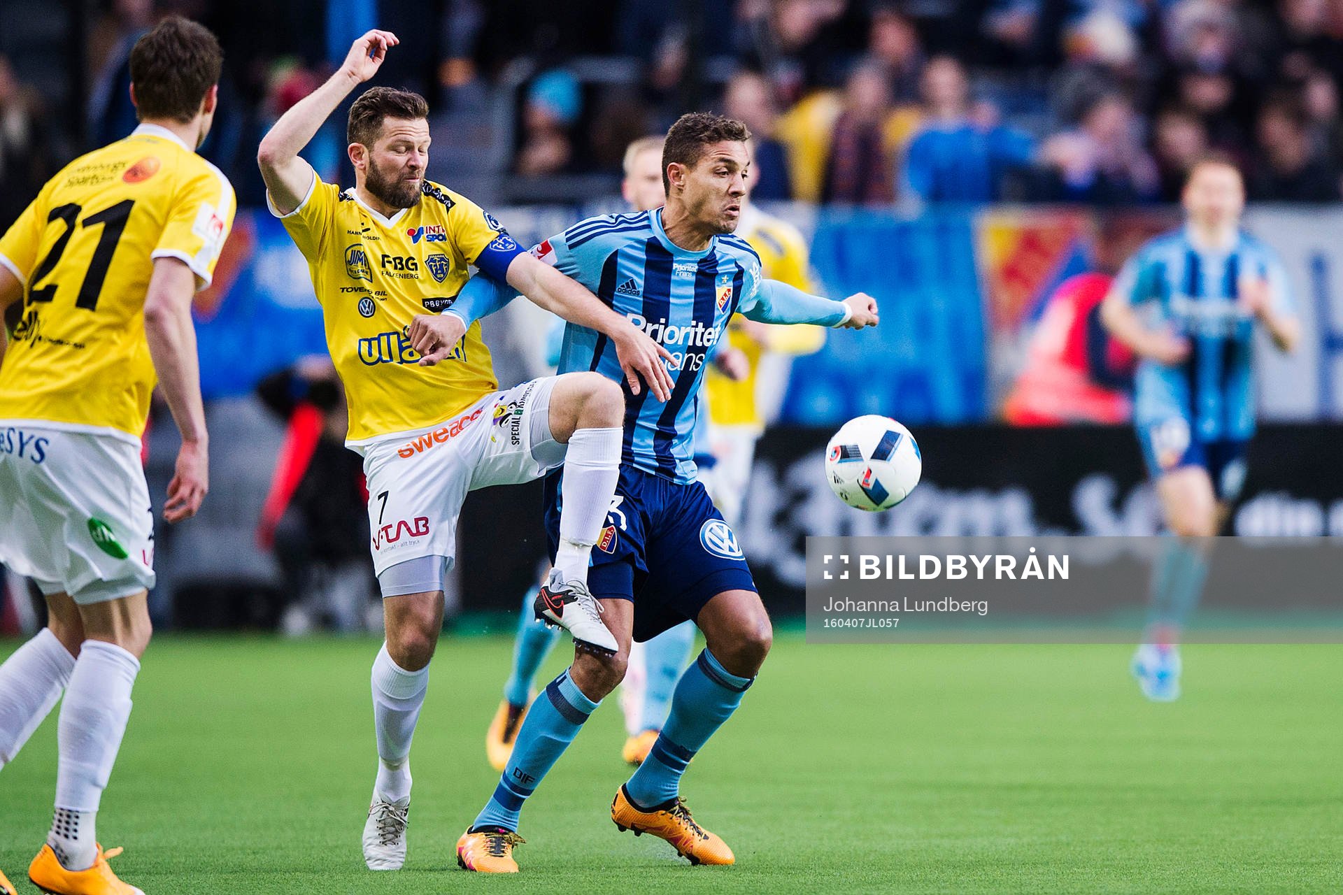 Falkenbergs David Svensson och Djurgårdens Mathias Ranegie
