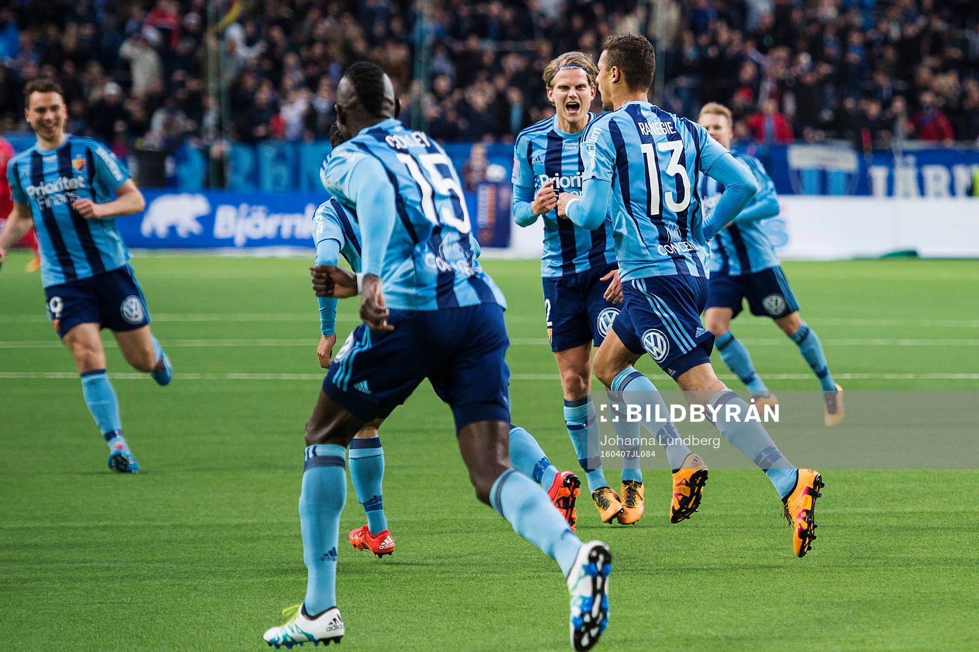 Djurgårdens Tim Björkström jublar mot Mathias Ranegie