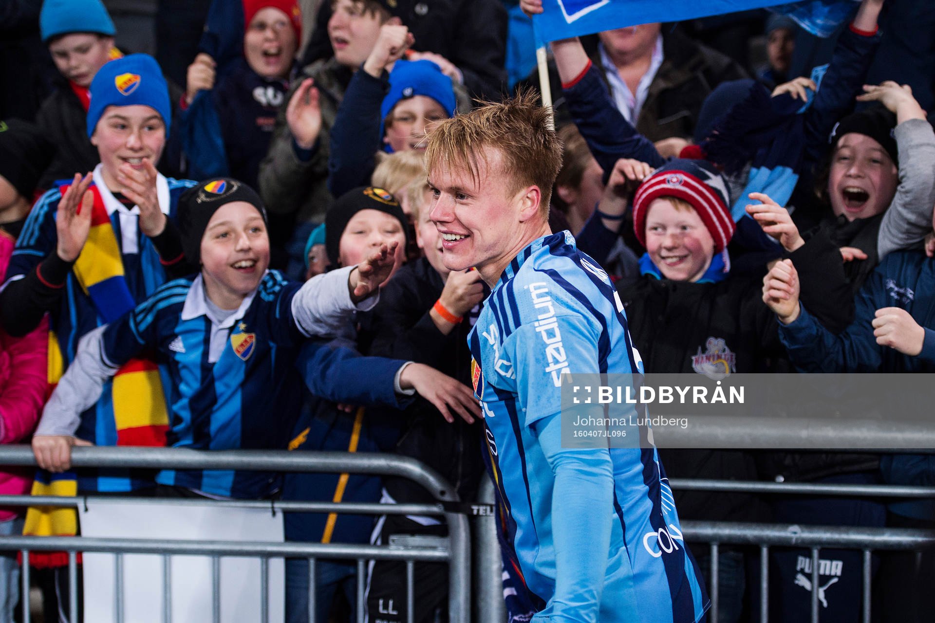 Djurgårdens Elliot Käck jublar med publiken