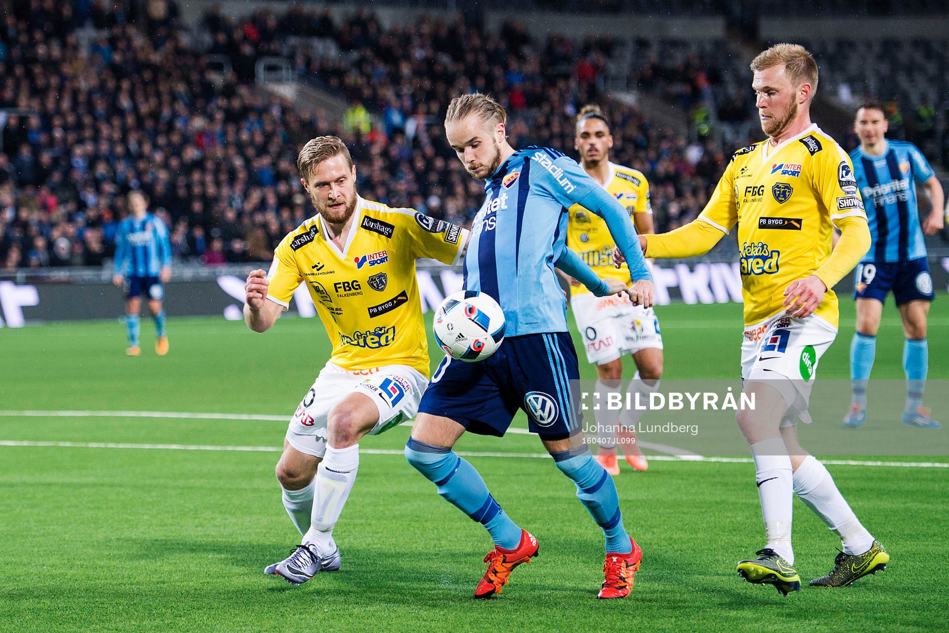 Djurgårdens Daniel Berntsen utmanar Falkenbergs Akseli