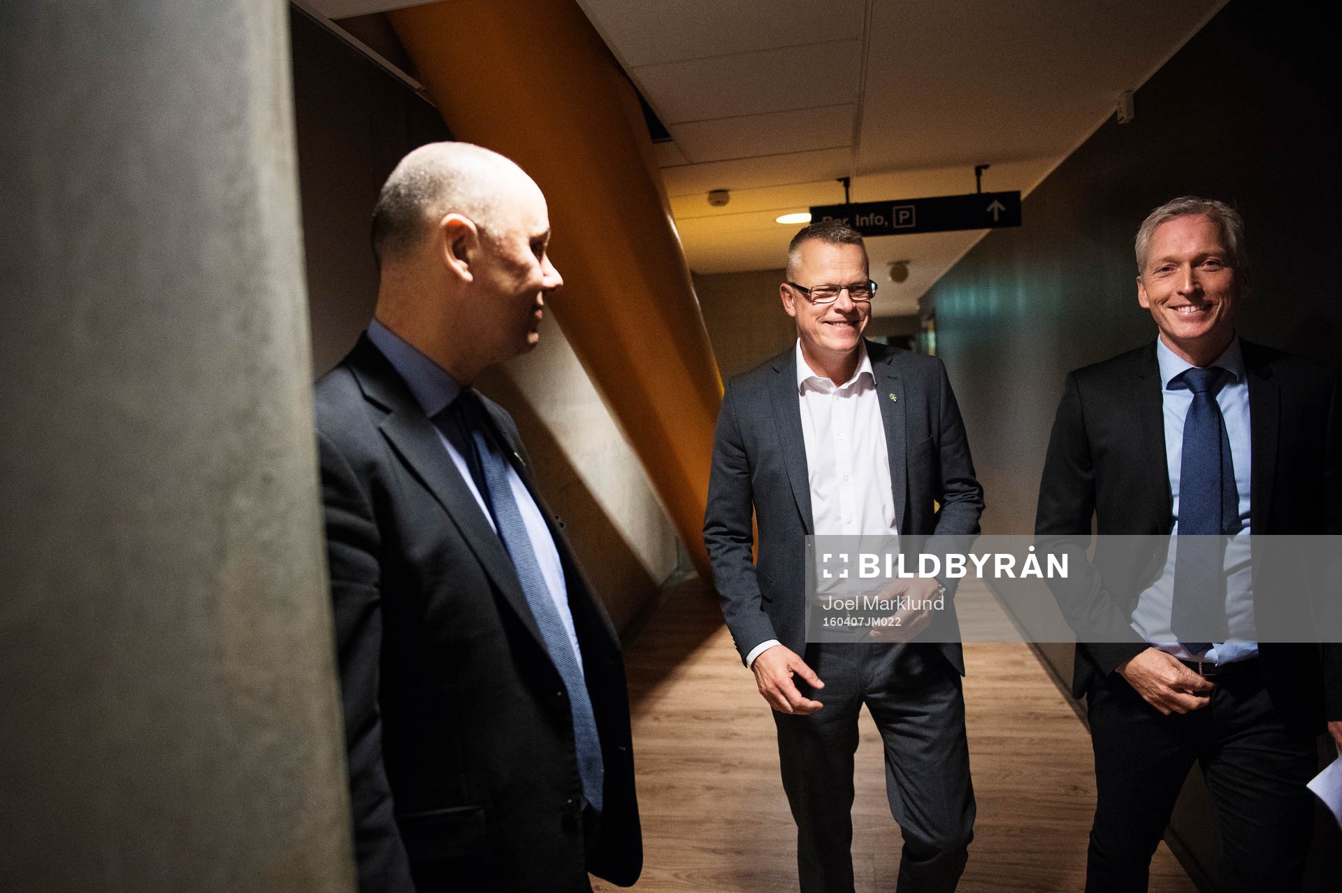 Niklas Bodell, presschef, Jan Andersson och Svenska