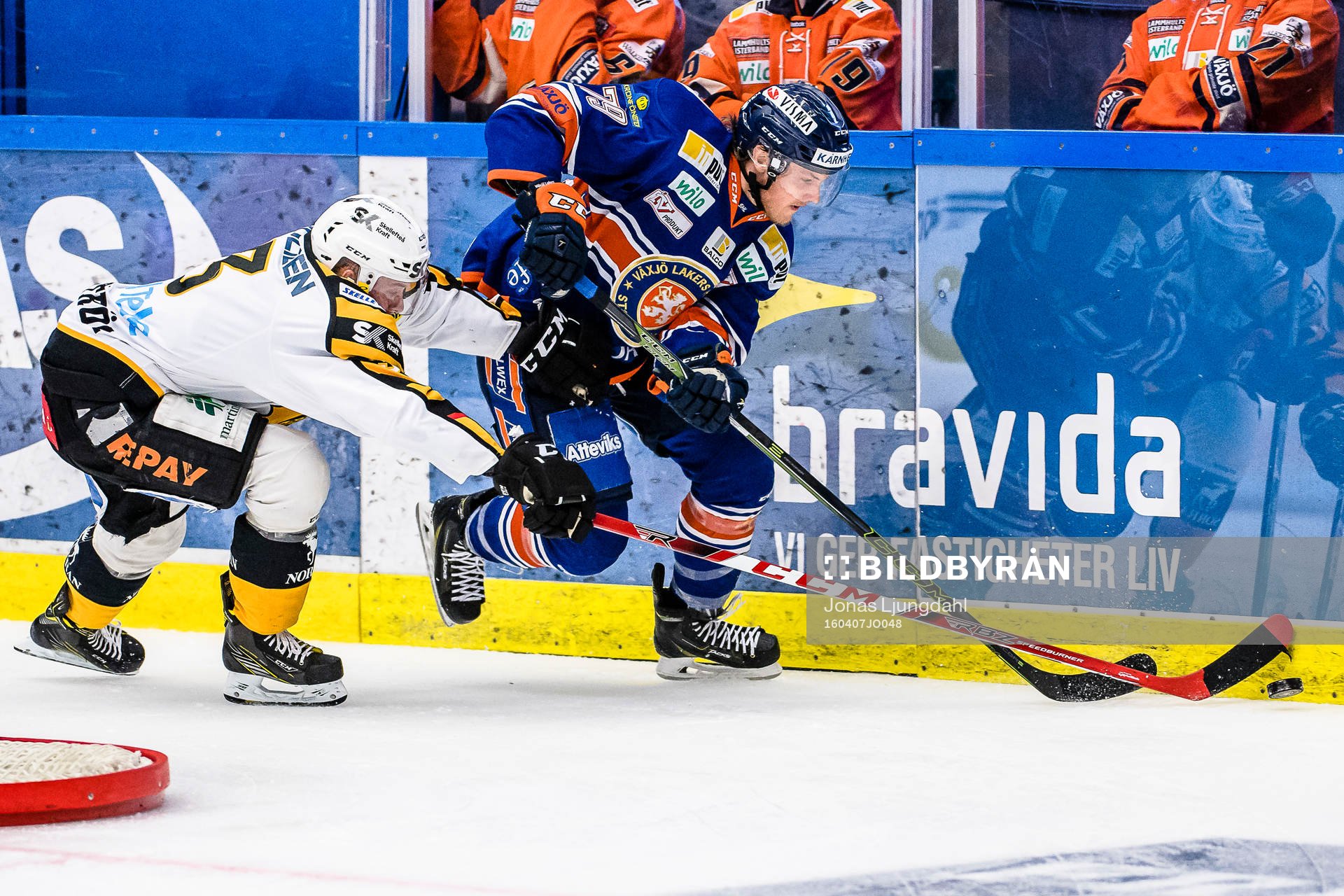 Skellefteås Niclas Burström jagar Växjös Patrik Lundh