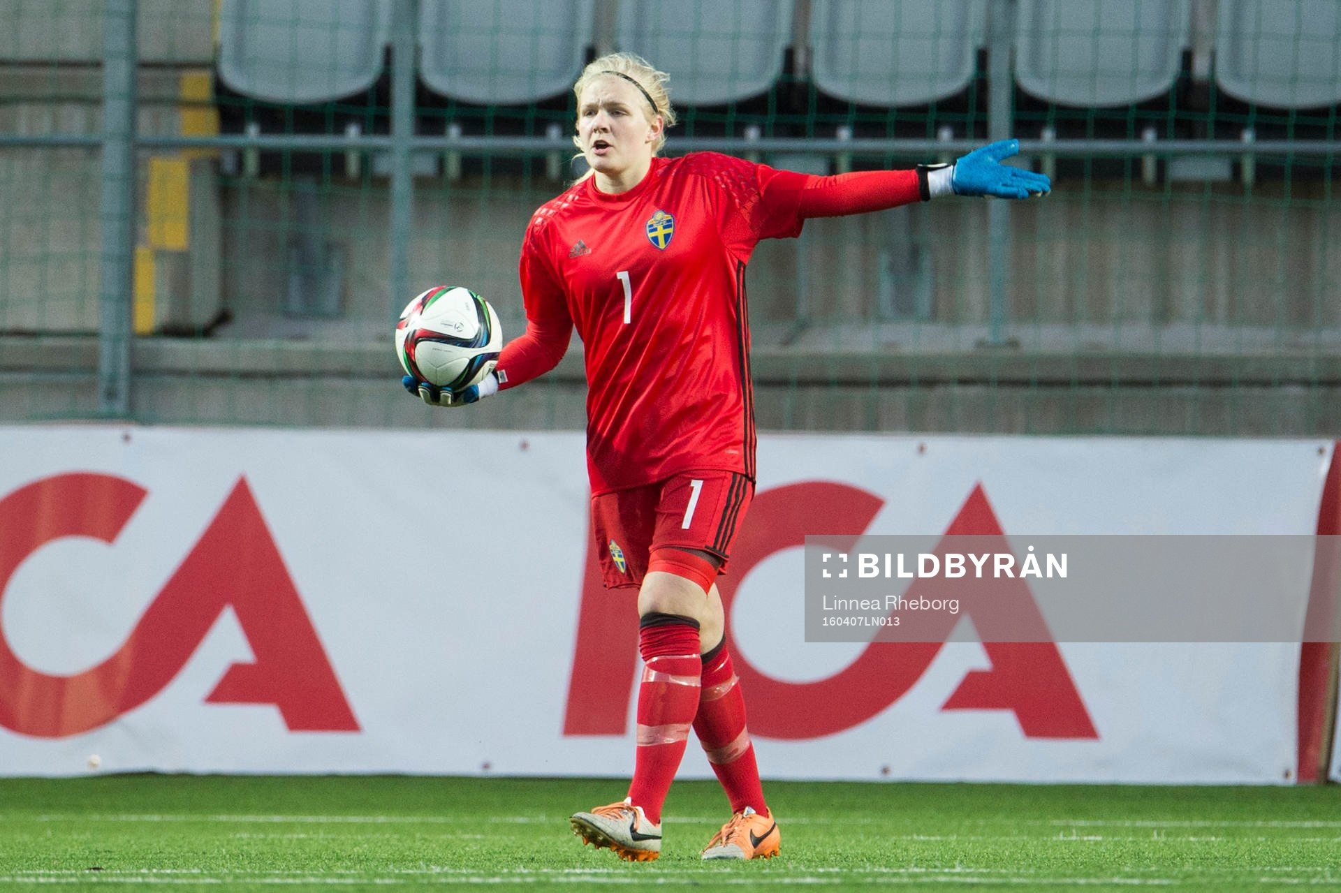 Sveriges målvakt Emma Holmgren