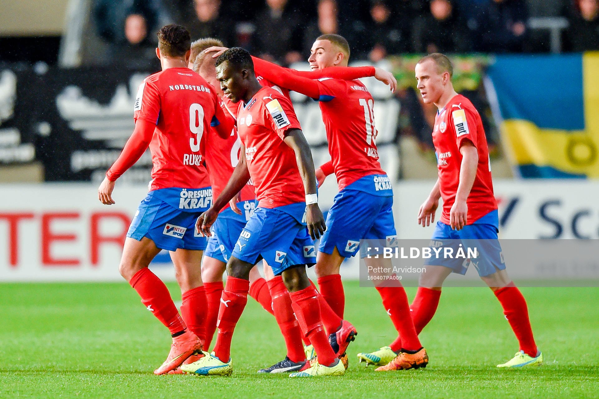 Helsingborgs Jordan Larsson och Darijan Bojanić  jublar