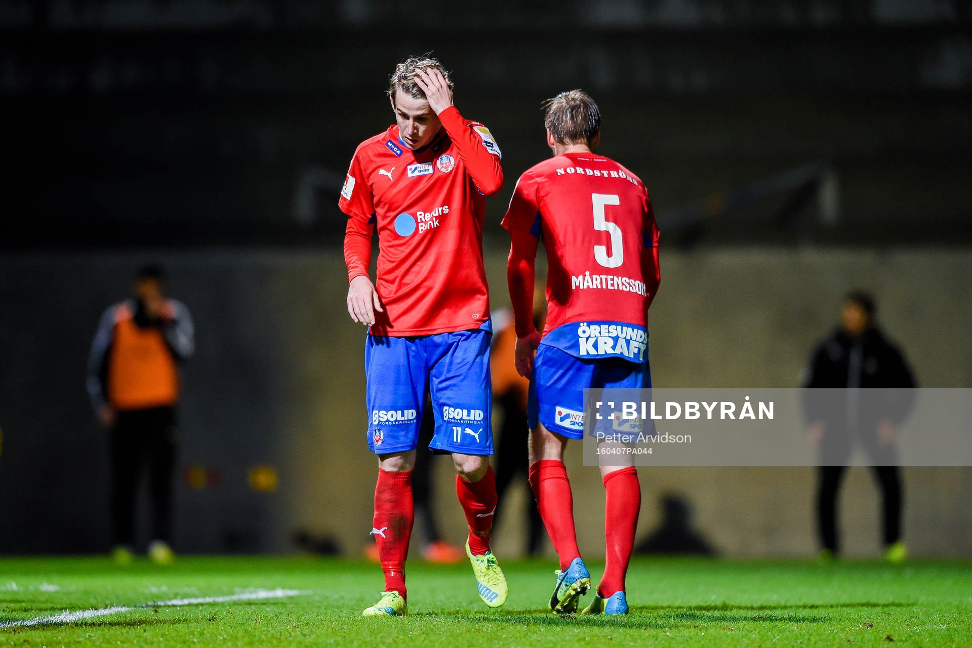 Helsingborgs Adam Eriksson och Johan Mårtensson  deppar
