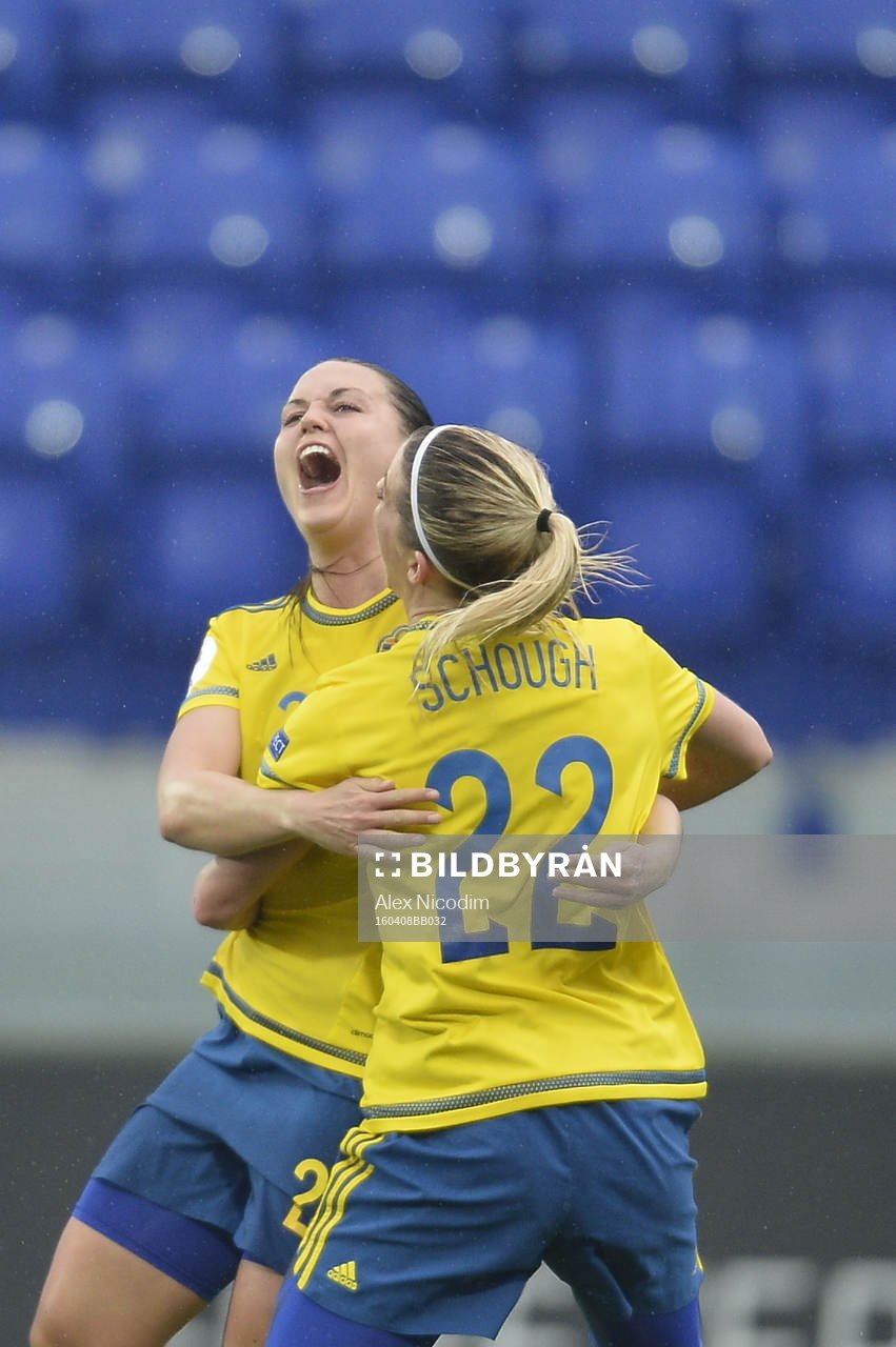 Sveriges Emilia Appelquist jublar under fotbollsmatchen i damernas VM-kval mellan Slovakien och Sverige den 08 april 2016 i Poprad