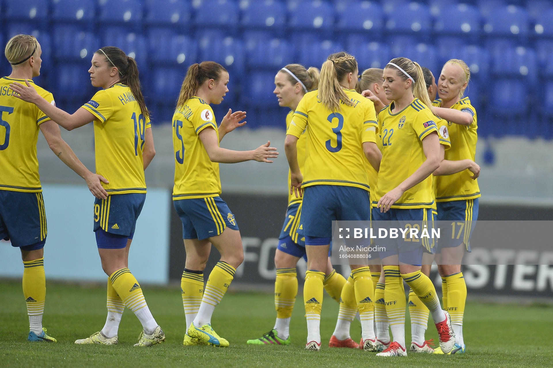 Sveriges Emilia Appelquist jublar under fotbollsmatchen i damernas VM-kval mellan Slovakien och Sverige den 08 april 2016 i Poprad