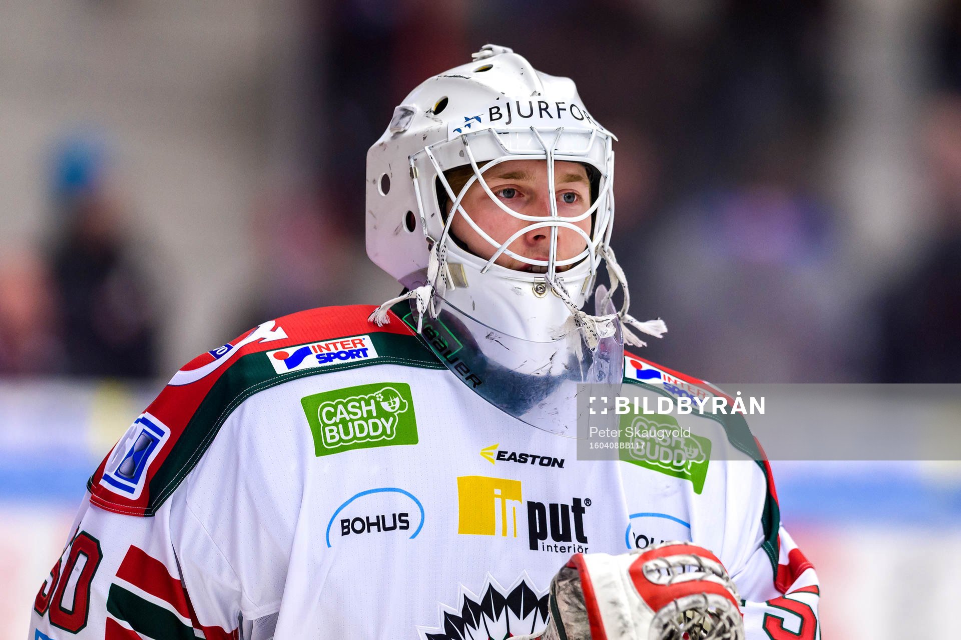 Frölundas målvakt Victor Brattström på uppvärmningen