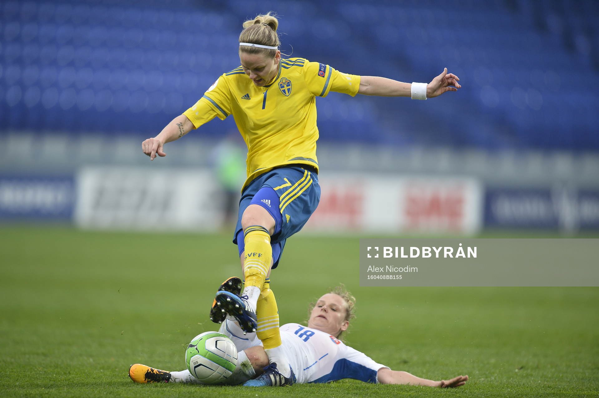 Sveriges Lisa Dahlkvist och Slovakiens Dominika Skorvankova