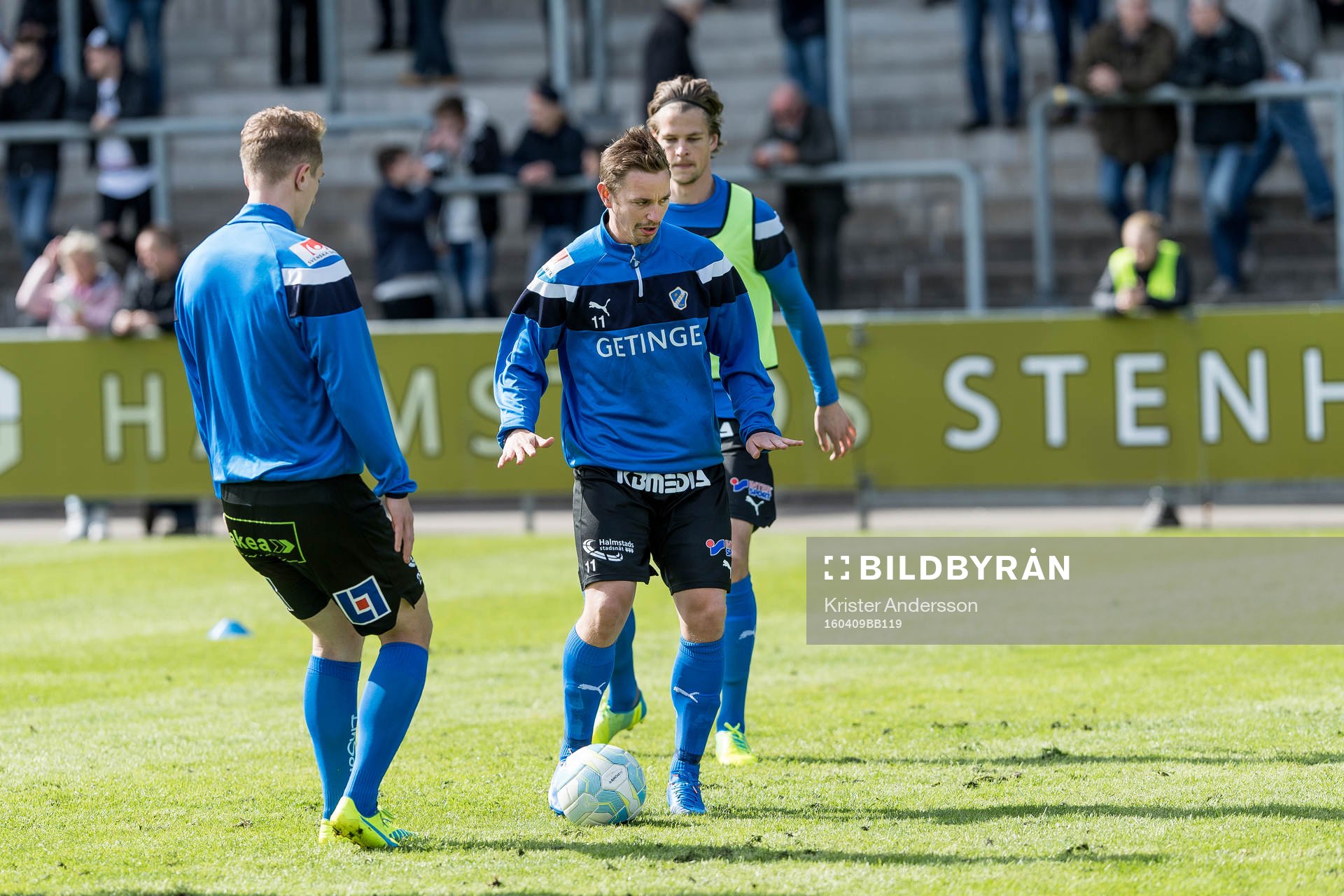 Halmstads Fredrik Olsson före fotbollsmatchen i Superettan