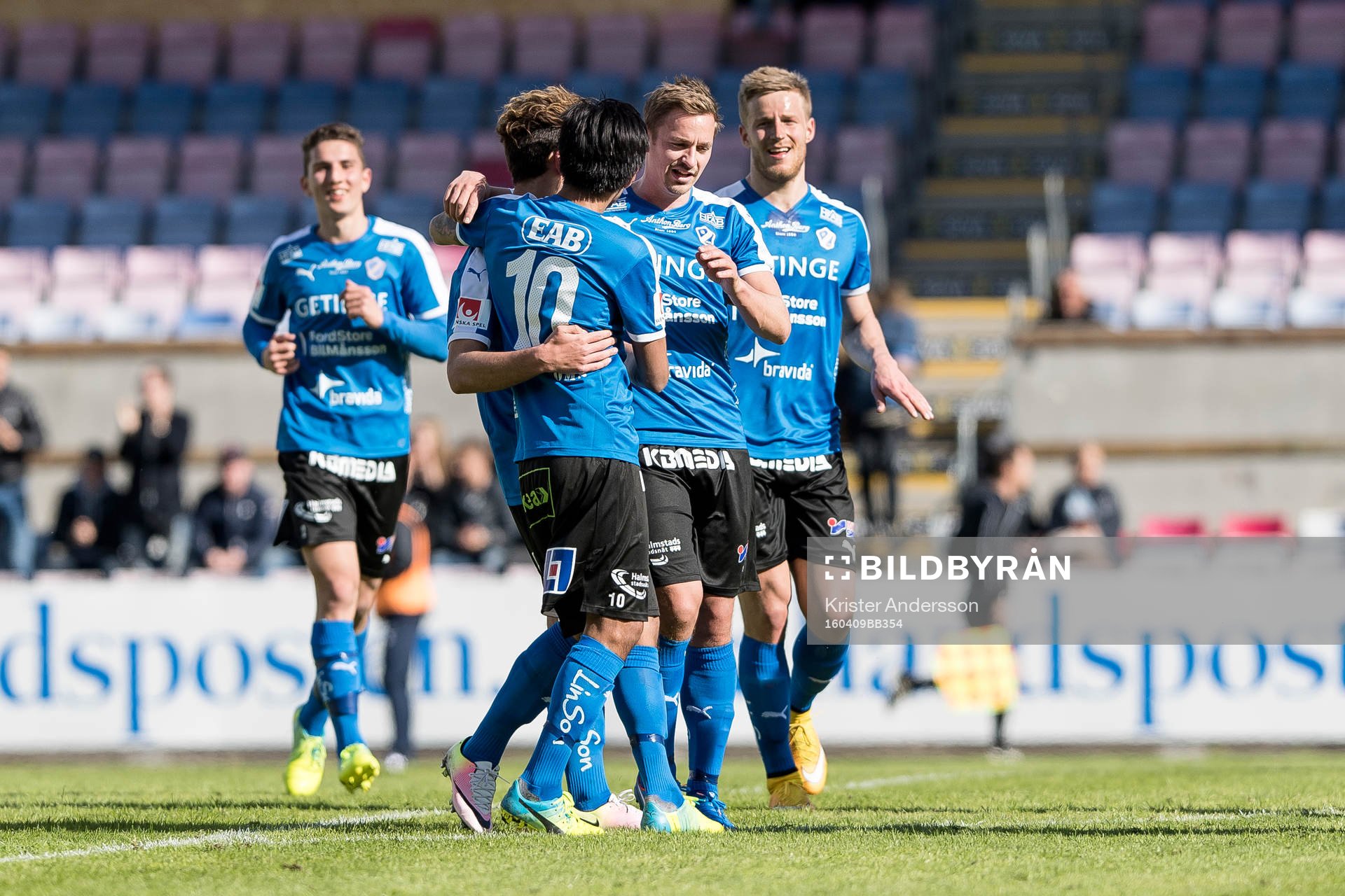 Halmstads spelare jublar