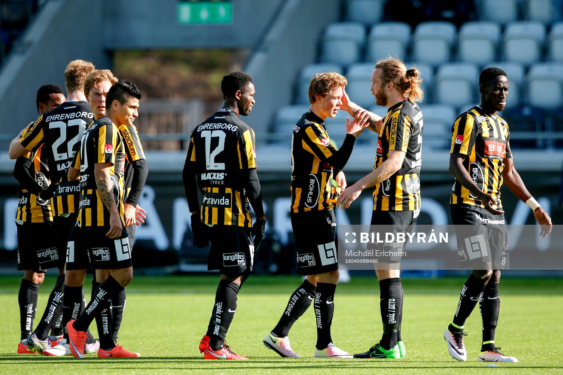 Häckens Adam Andersson jublar