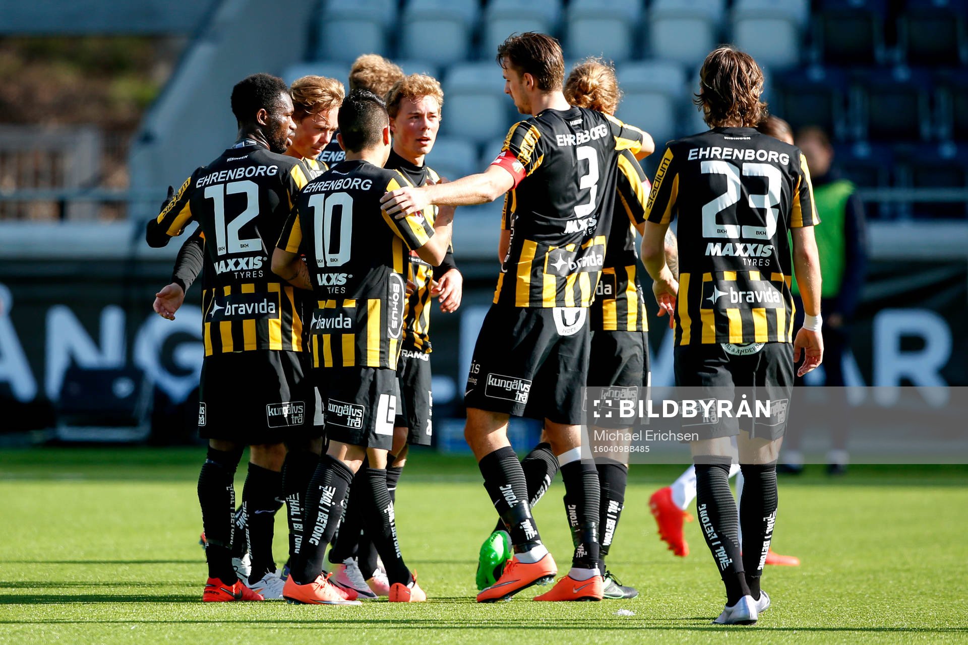 Häckens Adam Andersson jublar