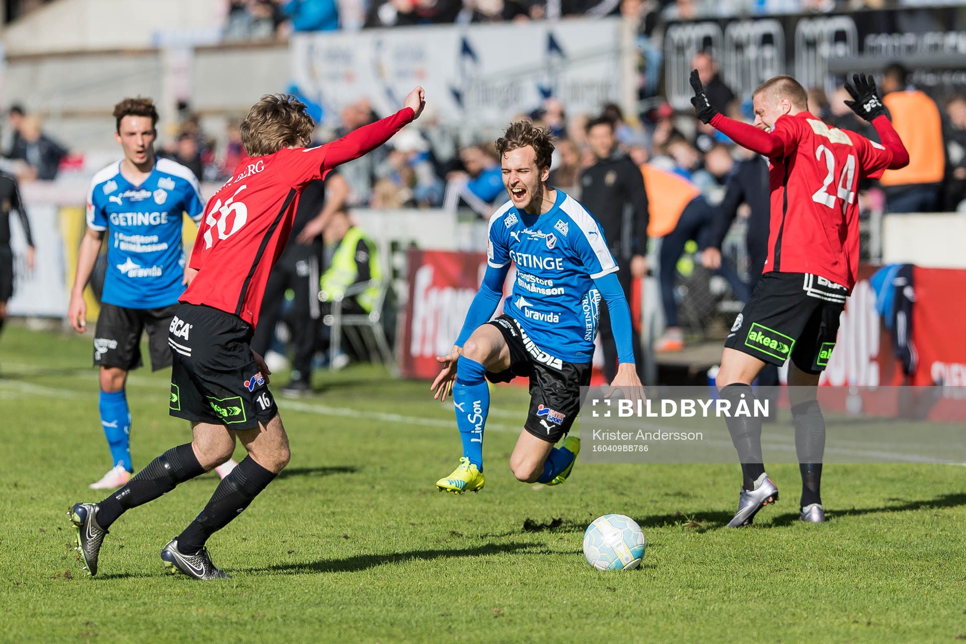 Halmstads Alexander Henningsson blir fälld av Trelleborgs