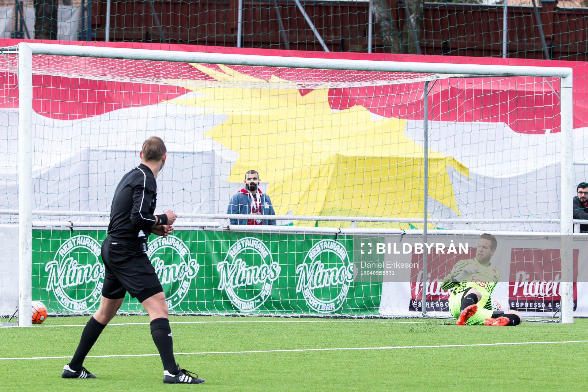 0-1 bakom Dalkurds Frank Pettersson på straff i