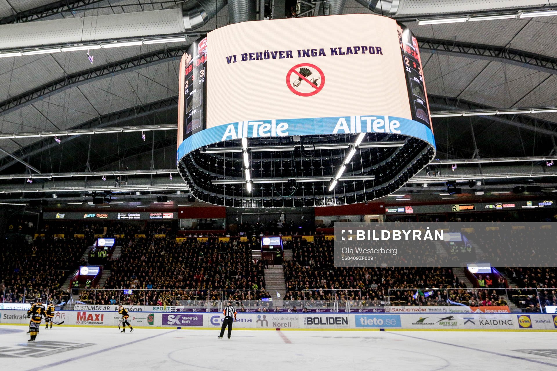 Skellefteås mediakub visar texten Vi behöver inga klappor