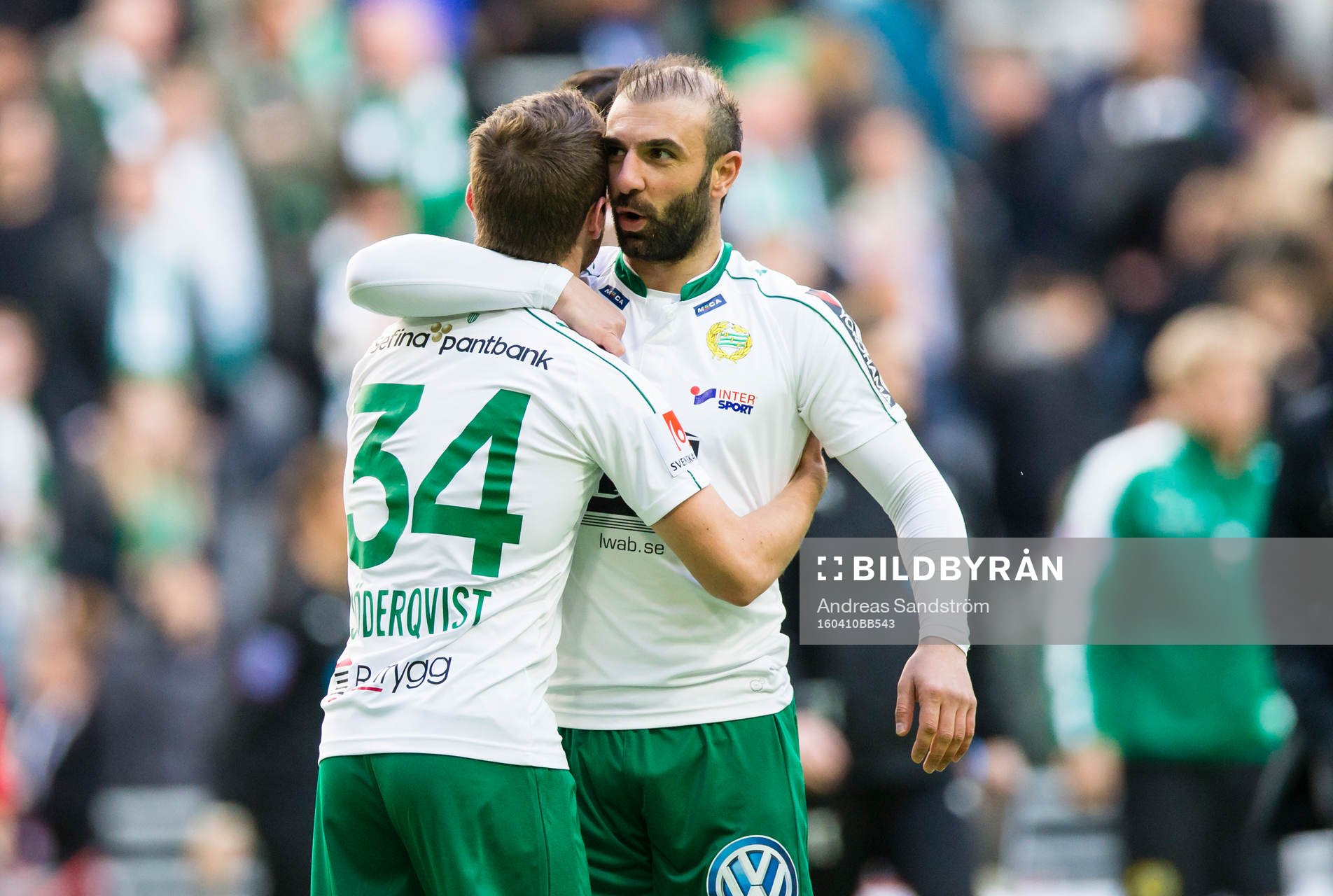 Hammarbys Kennedy Bakircioglu pratar med Måns Söderqvist