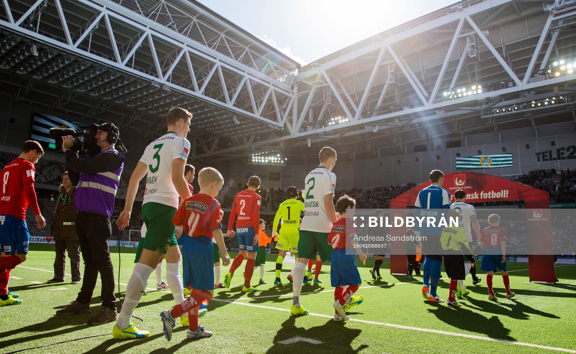 Spelarna gör entré