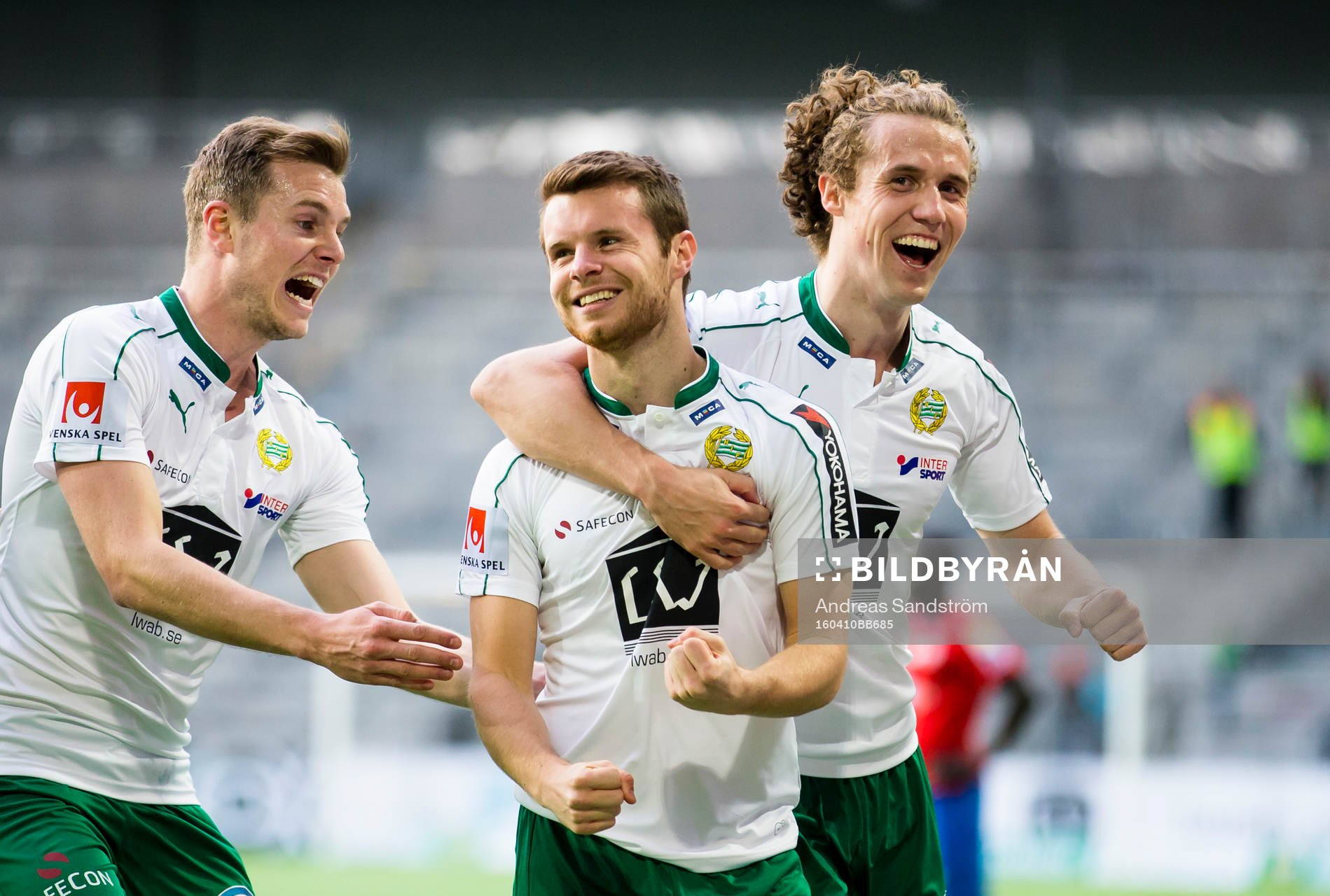 Hammarbys Måns Söderqvist (m gör 4-1 och firar med
