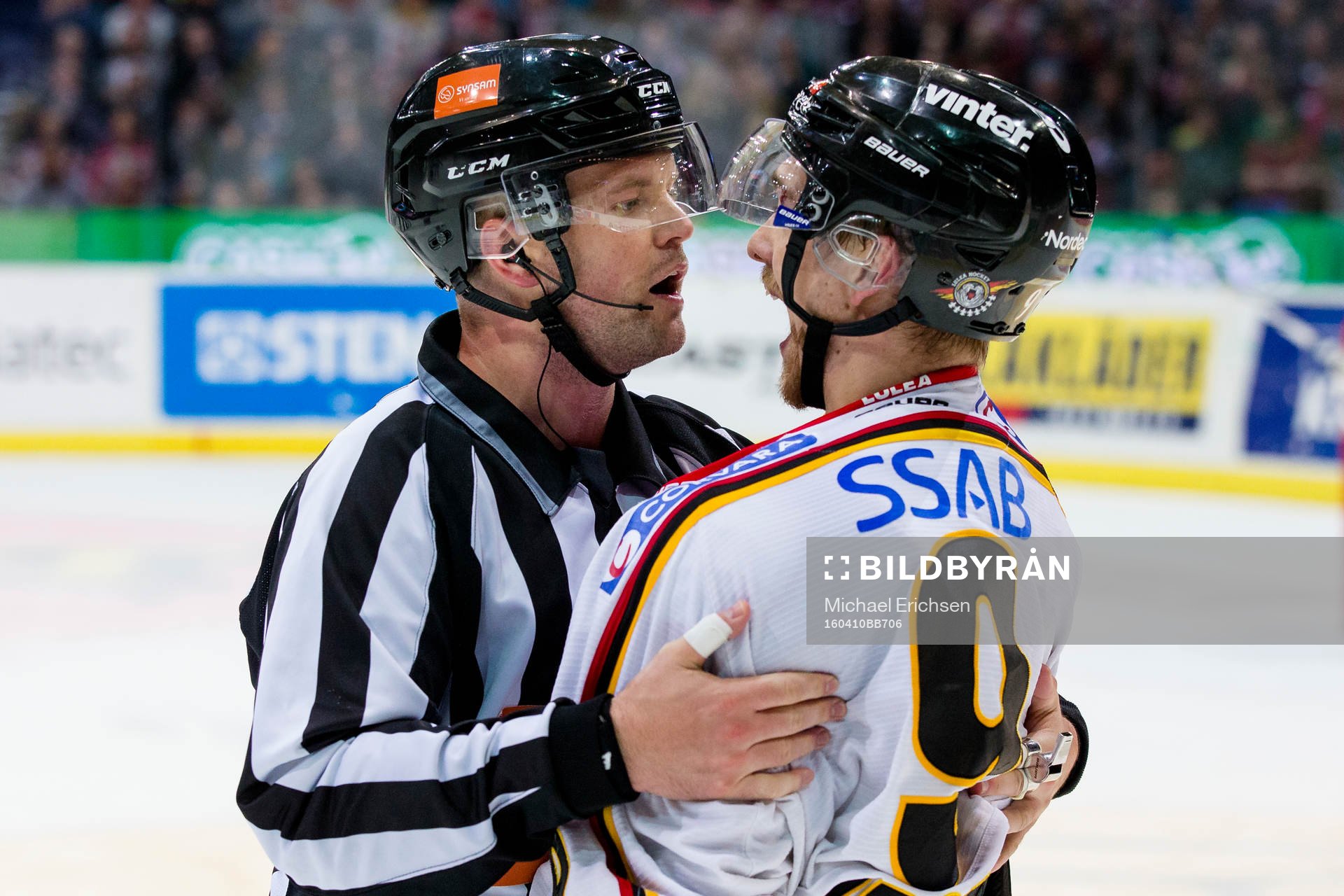 Linjedomare Ludvig Lundgren lugnar ned Luleås Johan