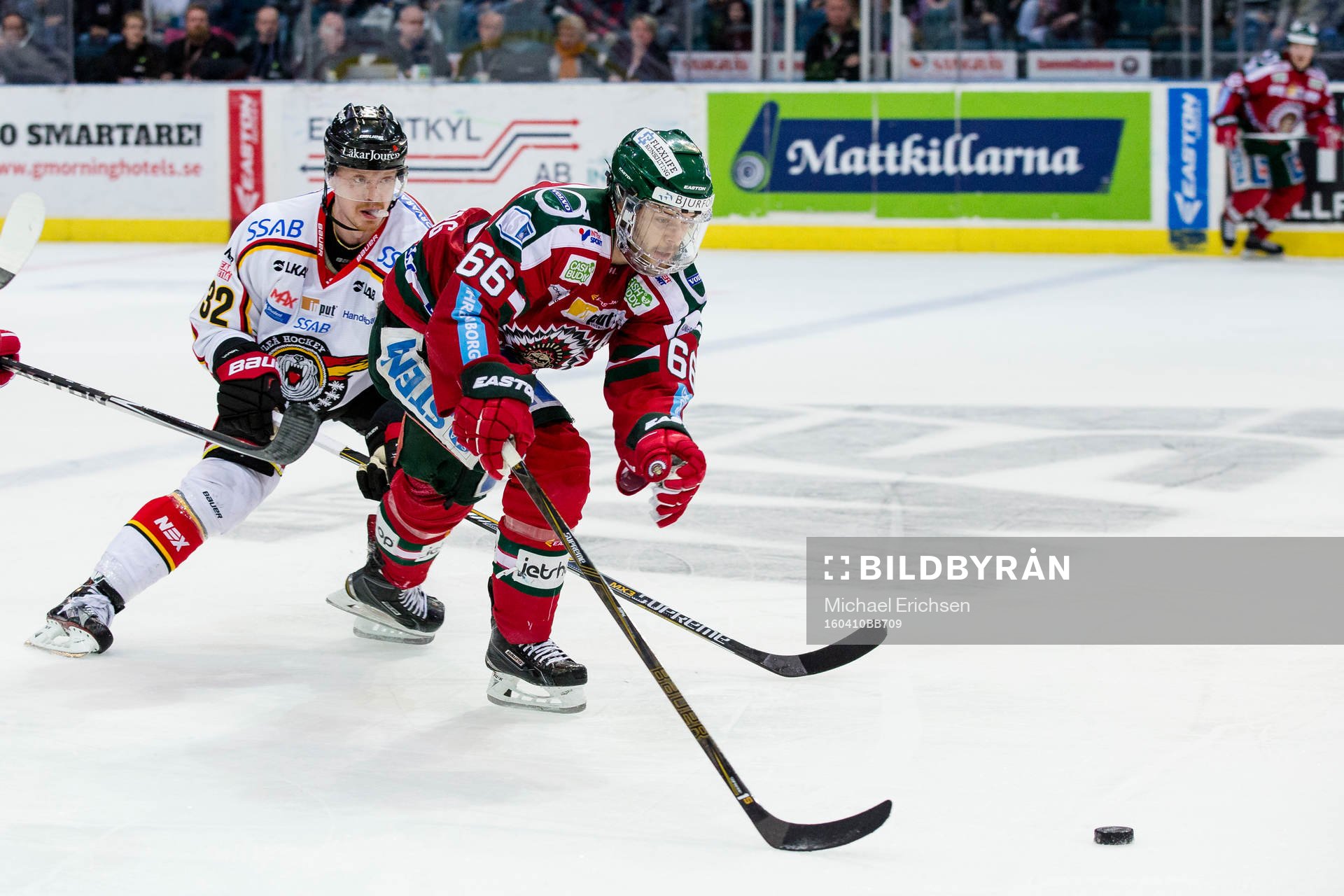 Frölundas Oscar Fantenberg före Luleås Lennart Petrell