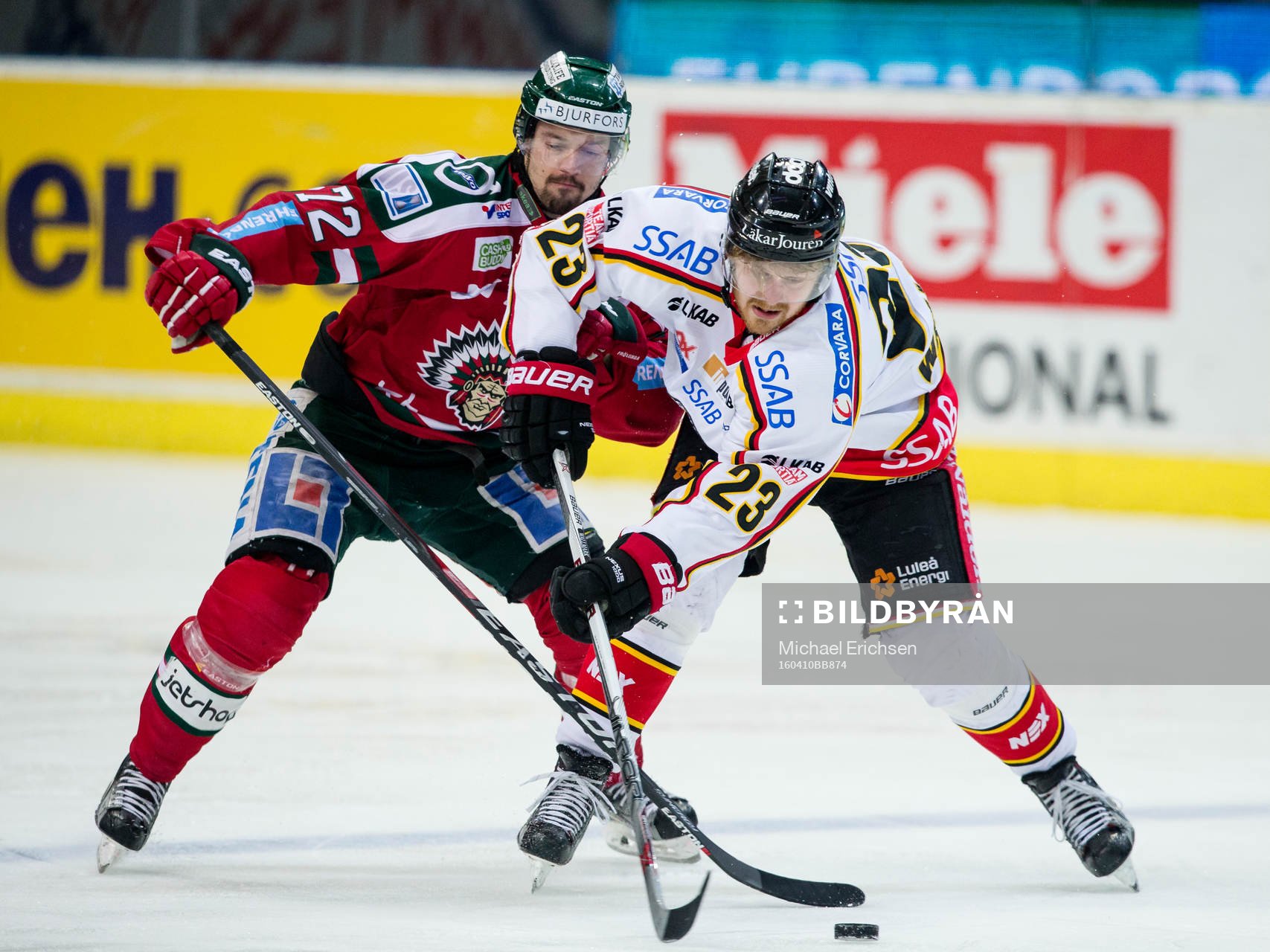 Luleås Lucas Wallmark före Frölundas Patrik Carlsson