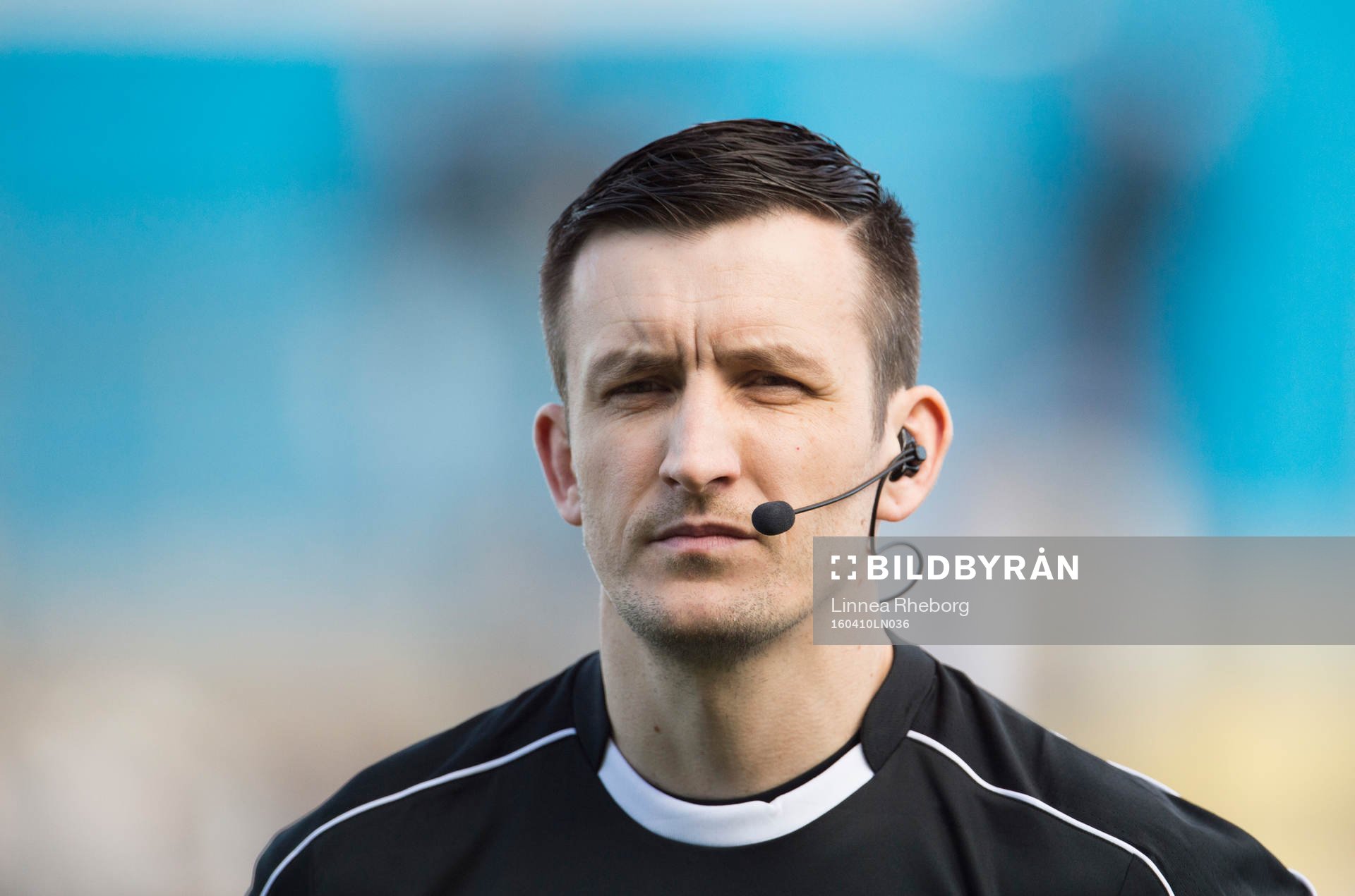 Domare Nermin Cisic under fotbollsmatchen i Superettan mellan Syrianska och Degerfors den 10 april 2016 i Södertälje.