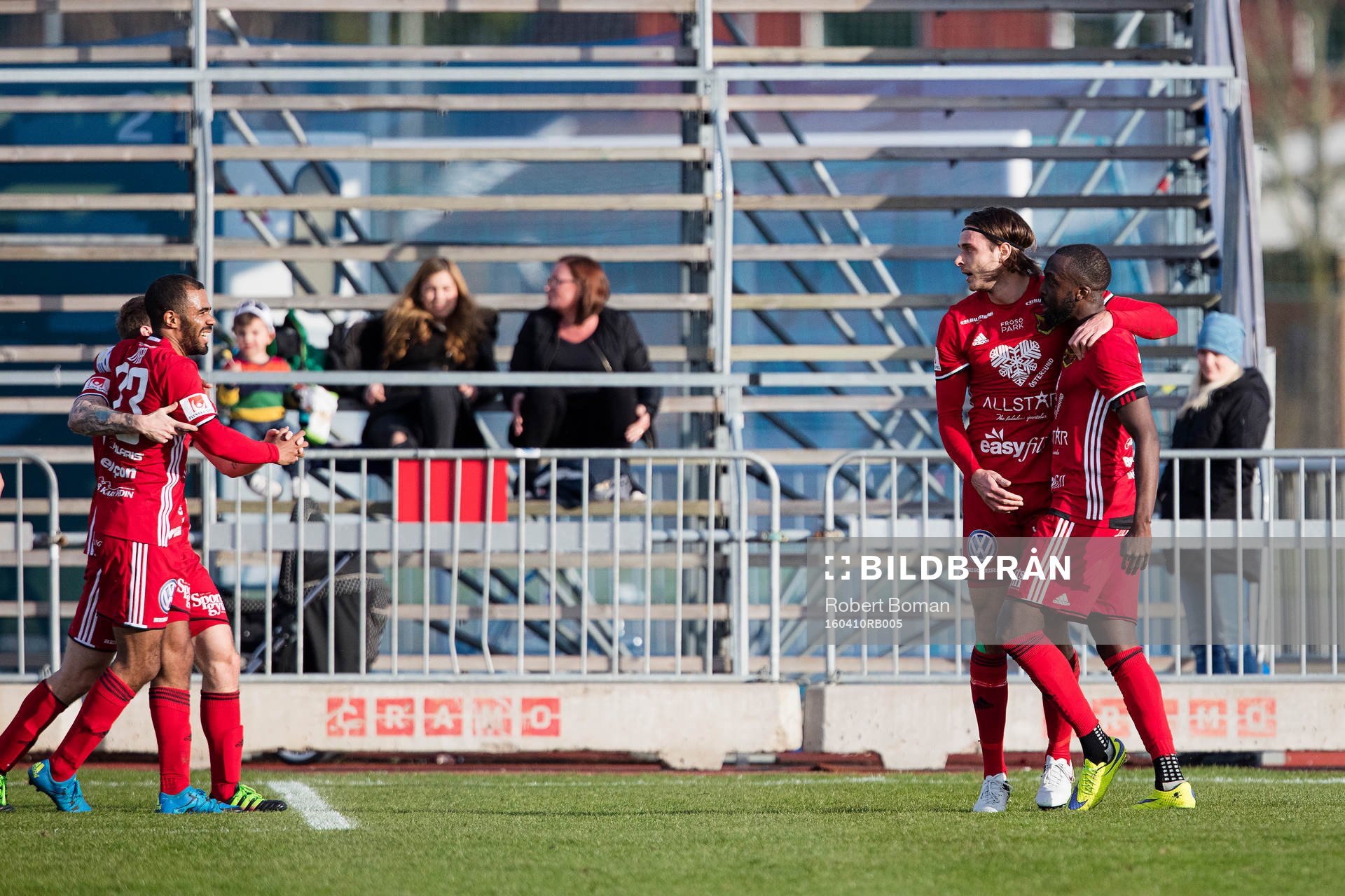 Östersunds spelare jublar