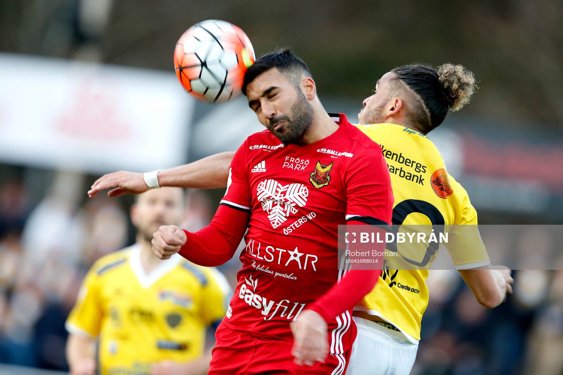 Falkenbergs Alexander Jakobsen och Östersunds Saman Ghoddos