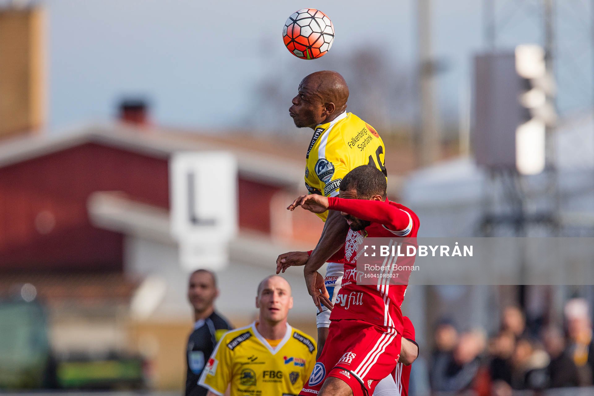 Falkenbergs Hakeem Araba och Östersunds Alex Dyer