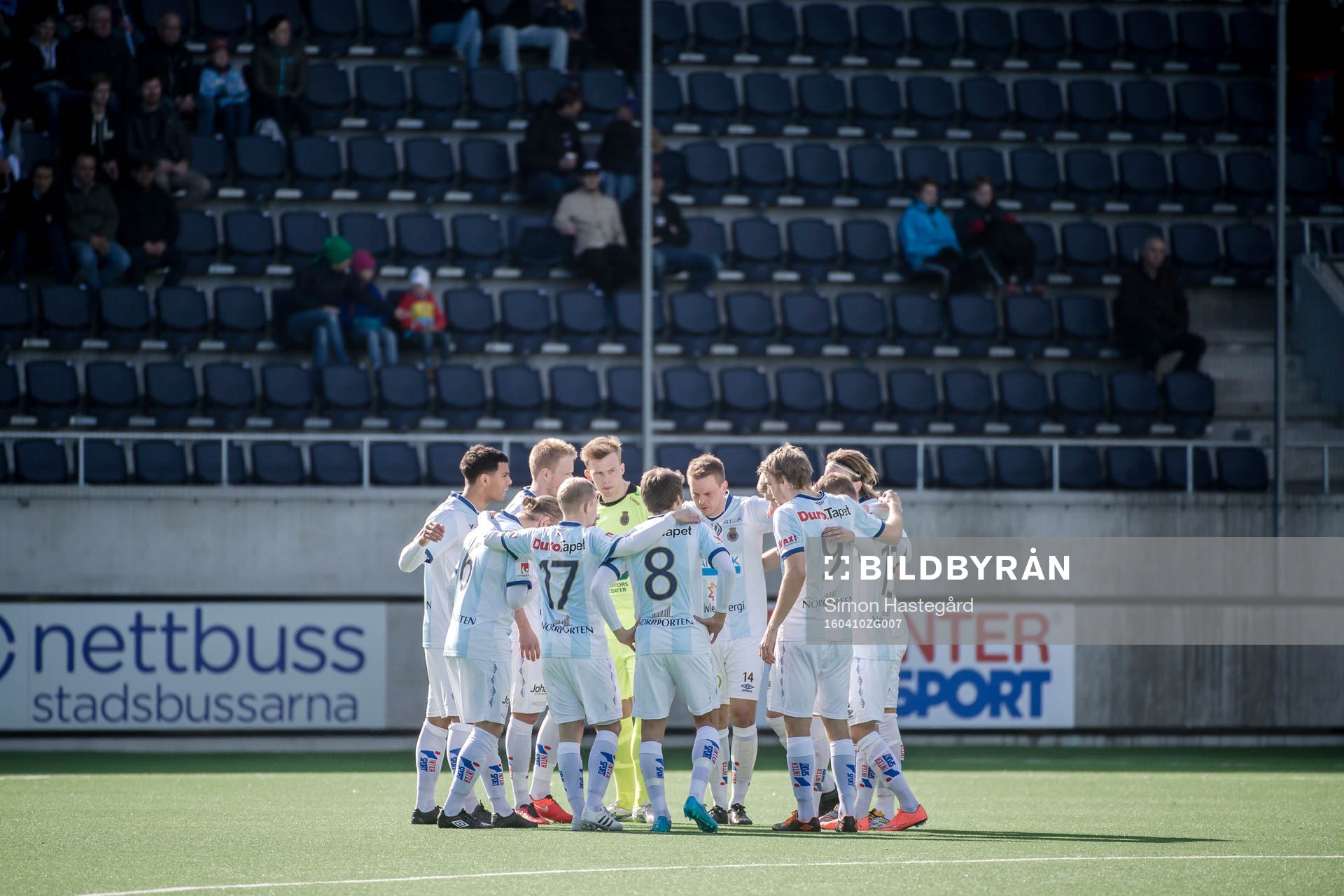 Gefles spelare före fotbollsmatchen i Allsvenskan mellan