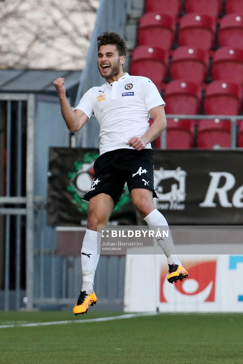 Örebros Astrit Ajdarevic jublar