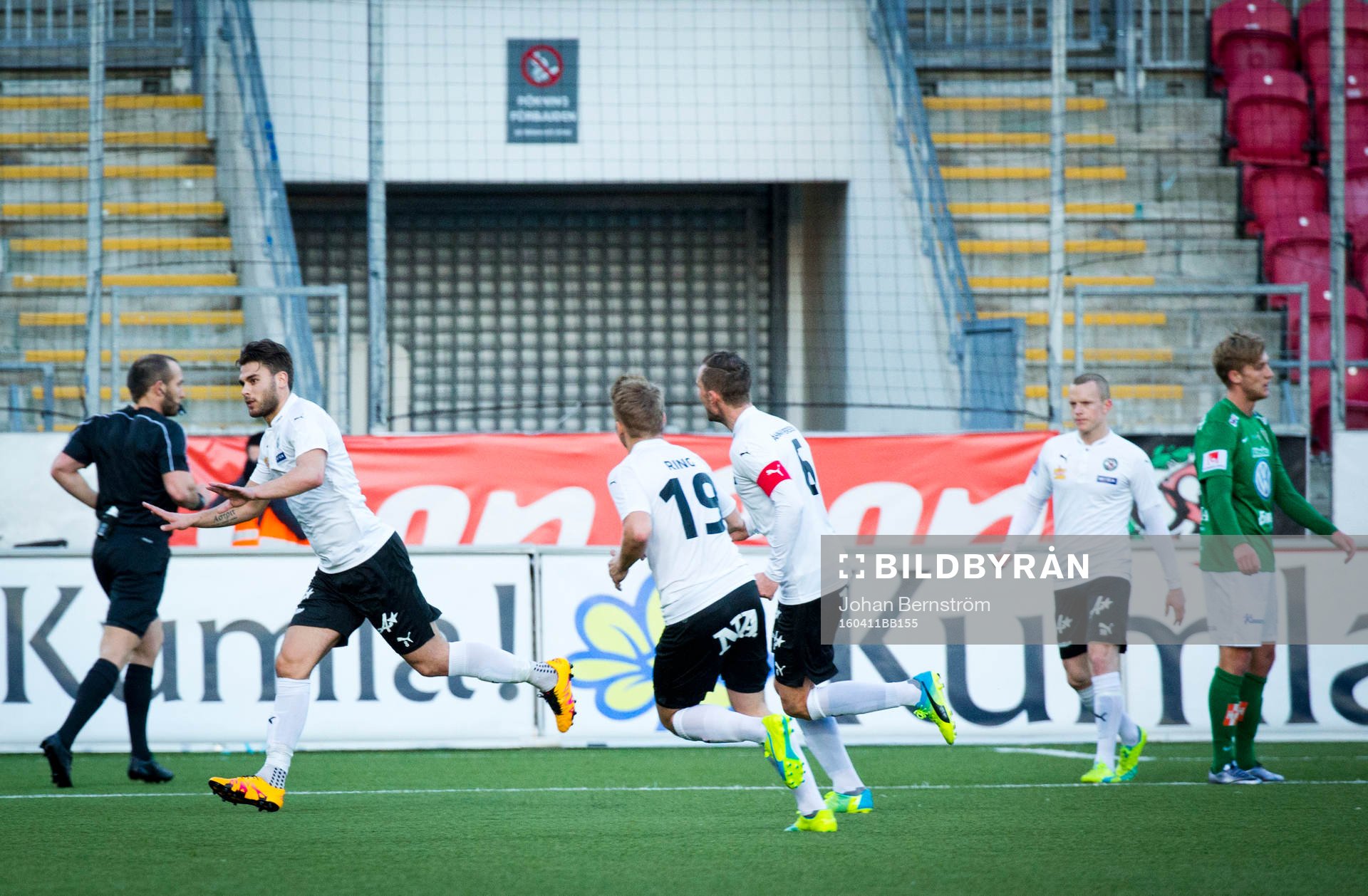 Örebros Astrit Ajdarevic gör 1-0 och jublar