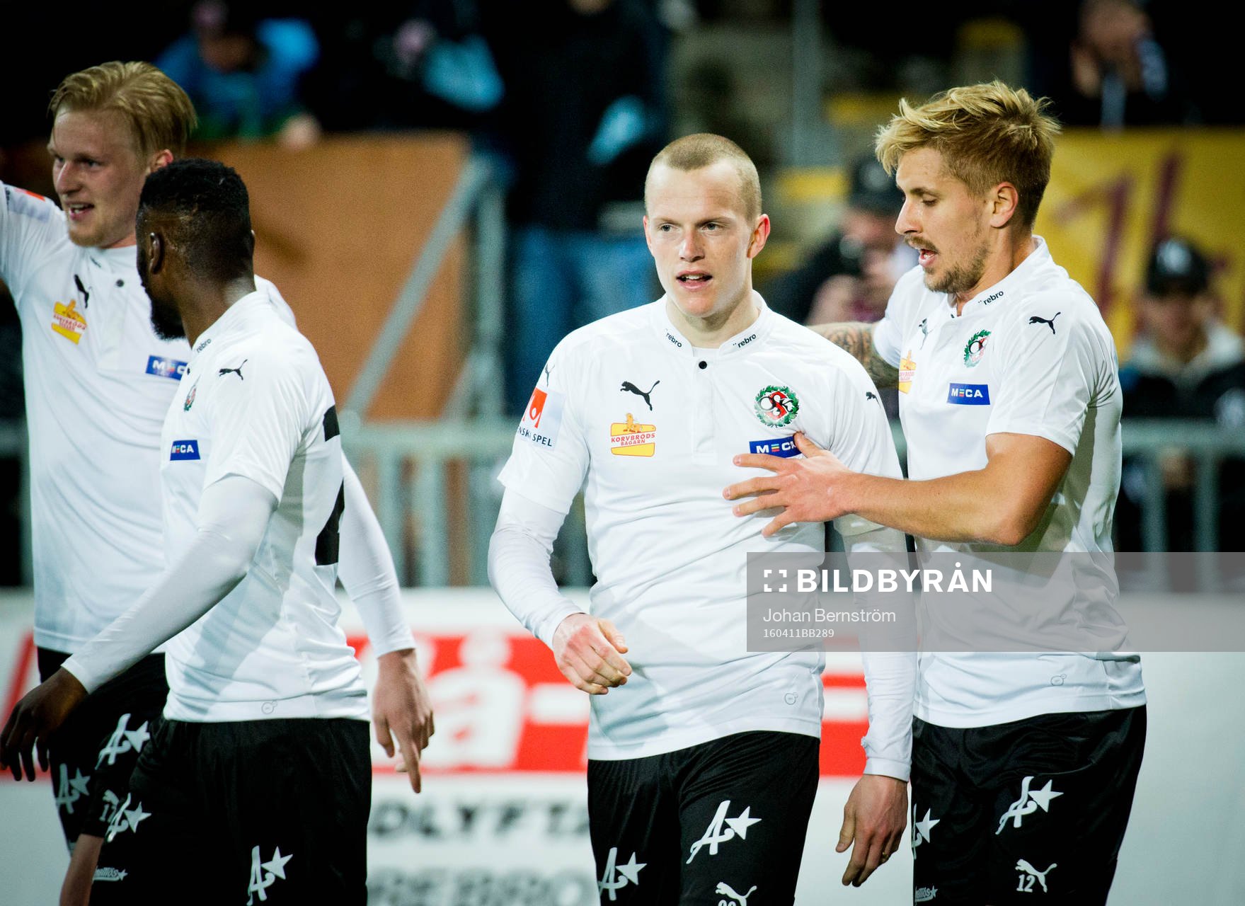 Örebros Daniel Gustavsson gör 2-0 och jublar