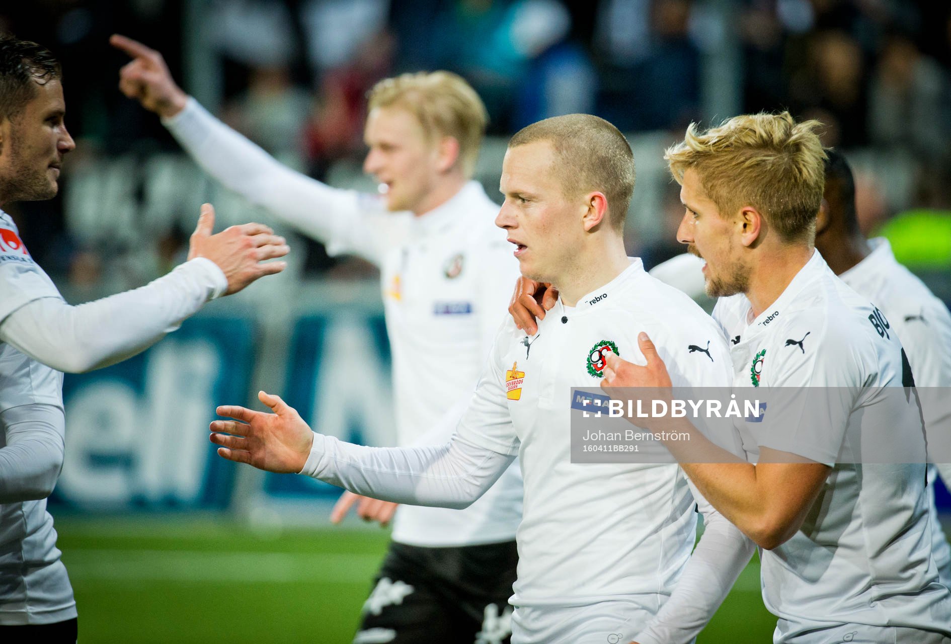 Örebros Daniel Gustavsson gör 2-0 och jublar