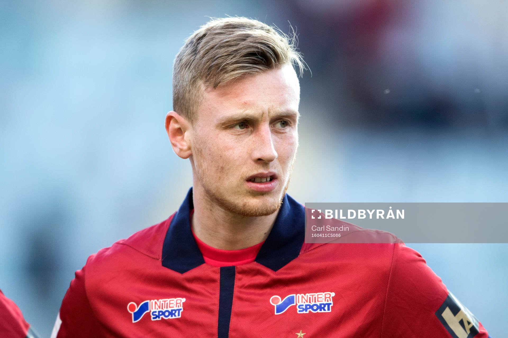 Örgrytes Sebastian Olsson vid lineup innan fotbollsmatchen