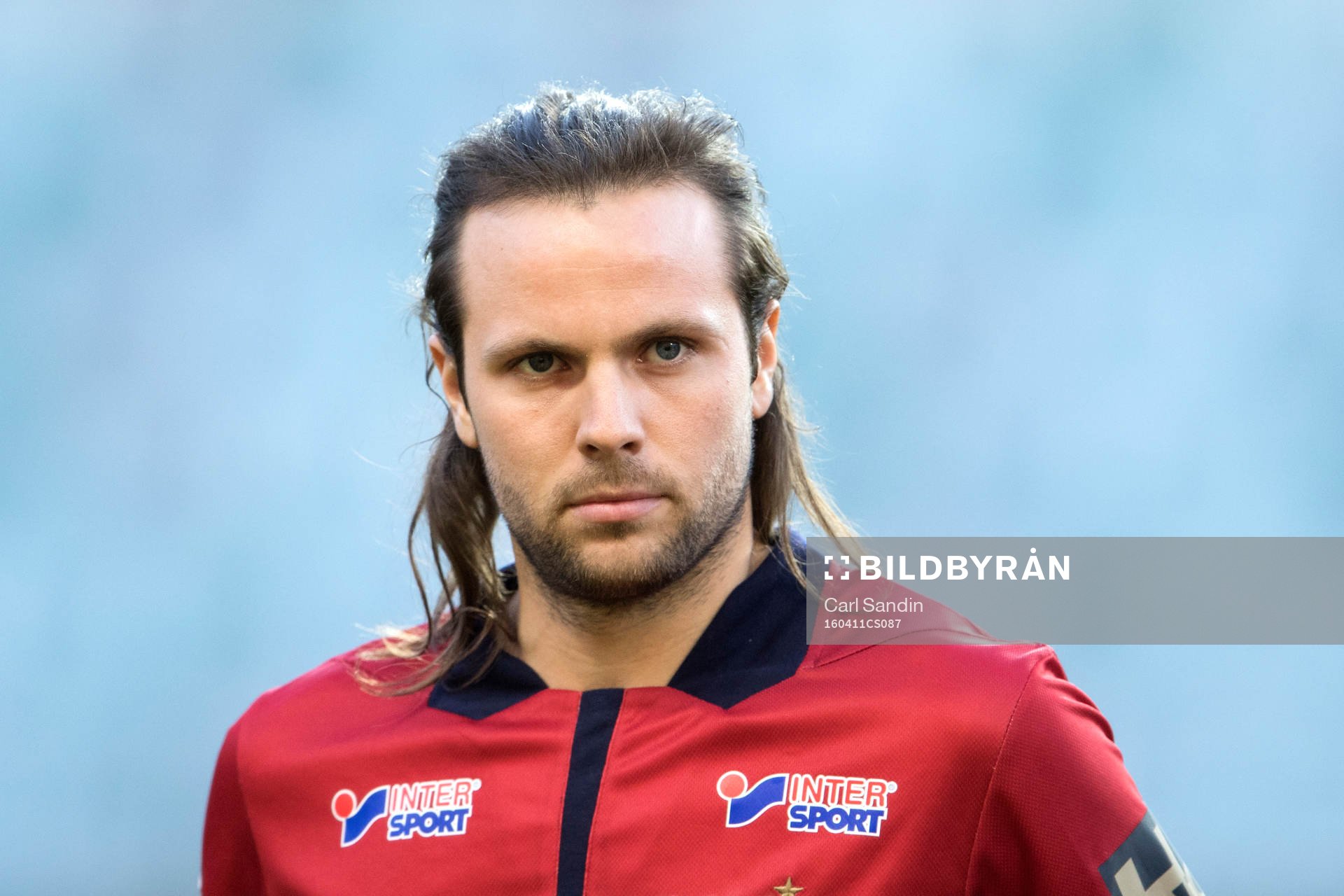 Örgrytes Hampus Bohman vid lineup innan fotbollsmatchen i