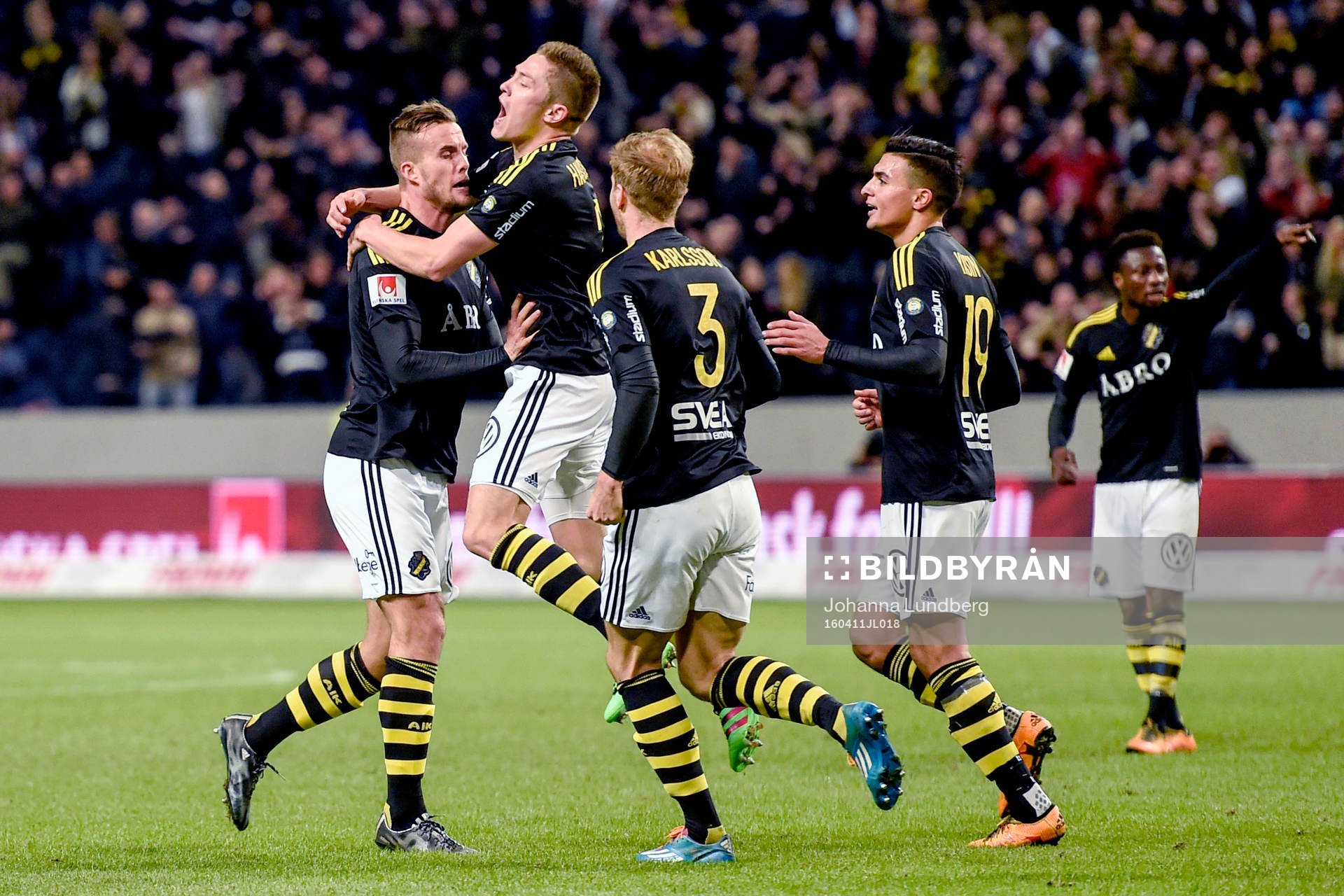 s Fredrik Brustad jublar